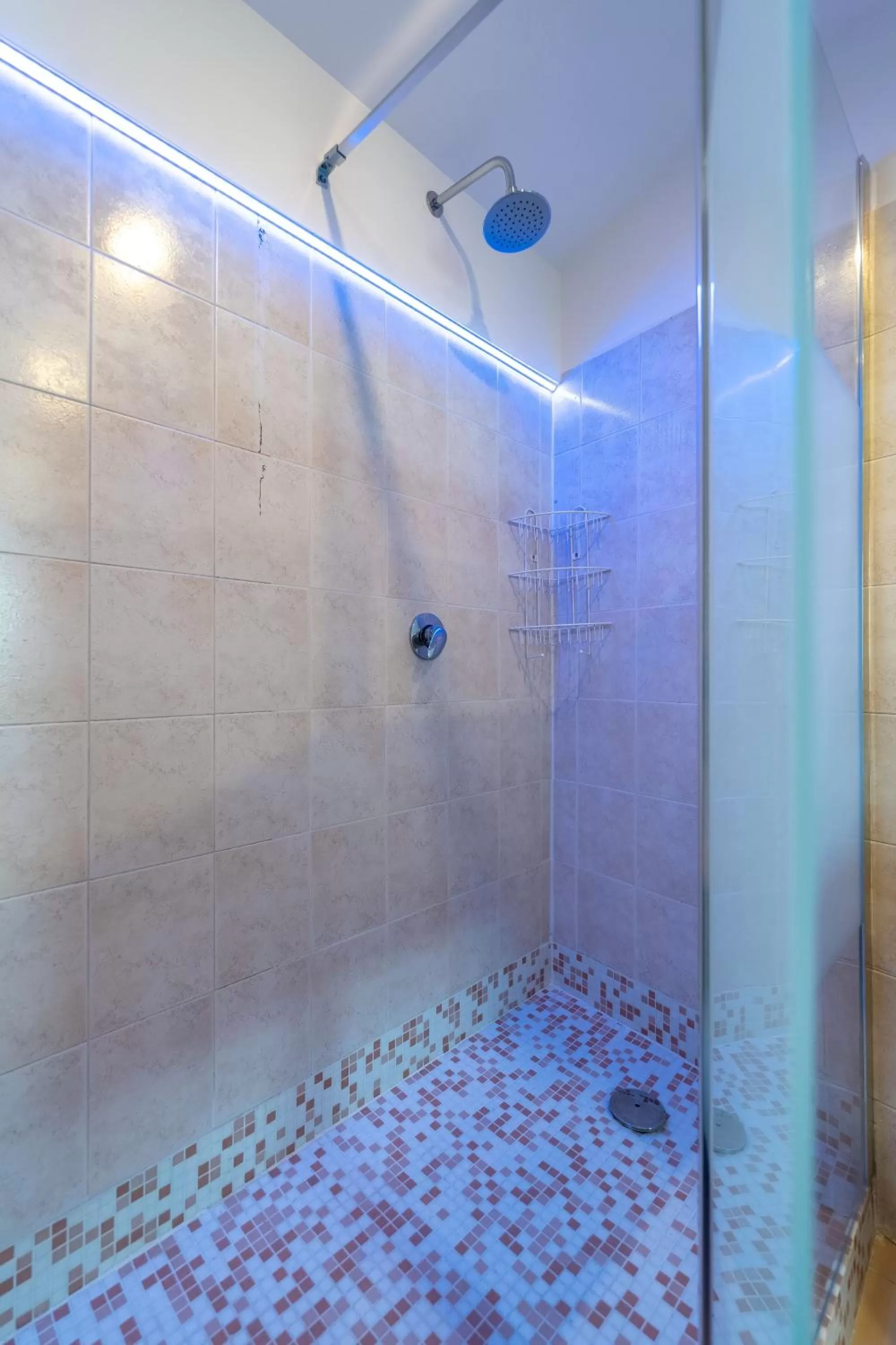 Shower in Villa Rocla guest house Pompei