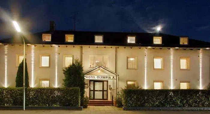 Facade/entrance in Hotel Olympia