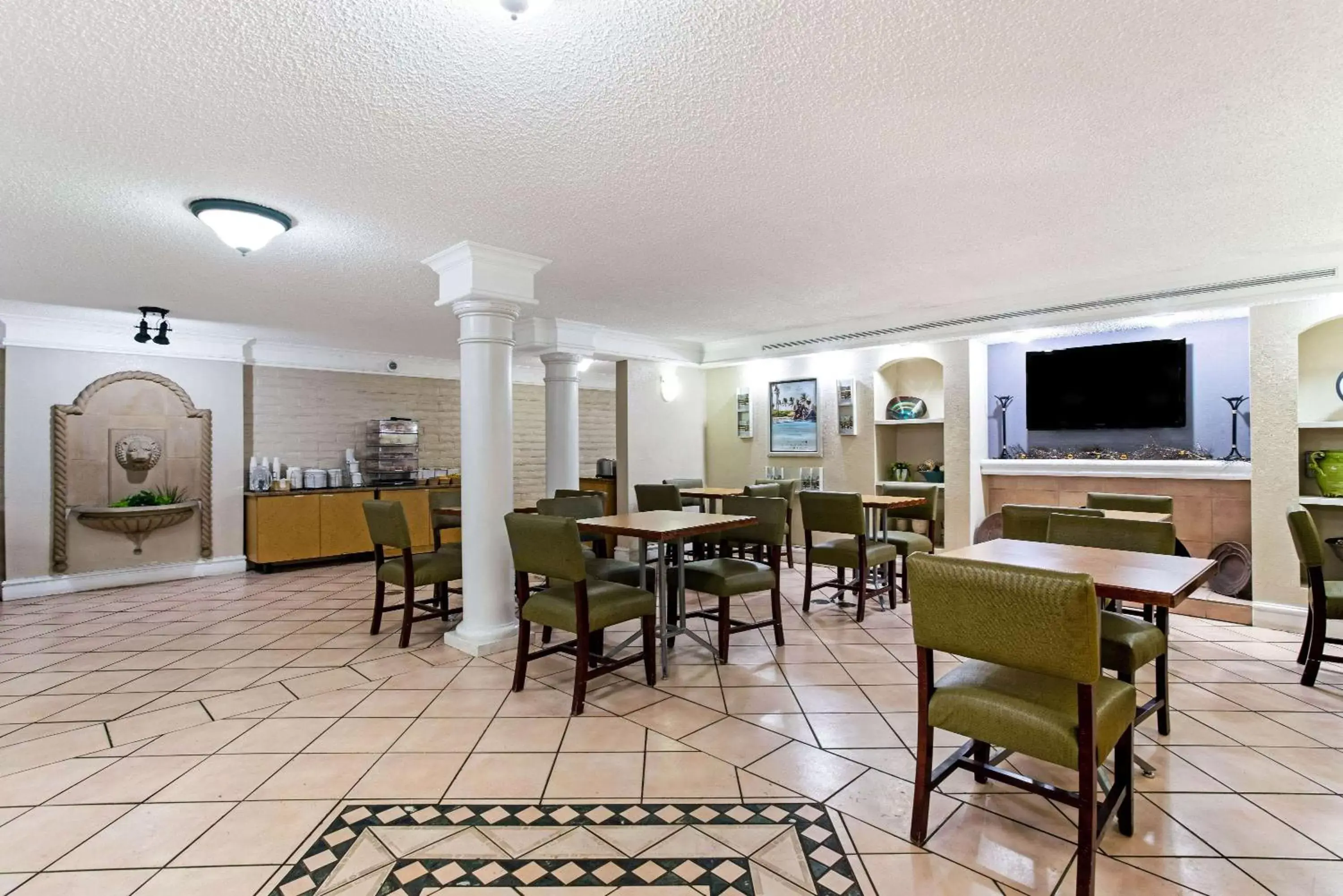 Restaurant/Places to Eat in La Quinta Inn by Wyndham Denver Northglenn