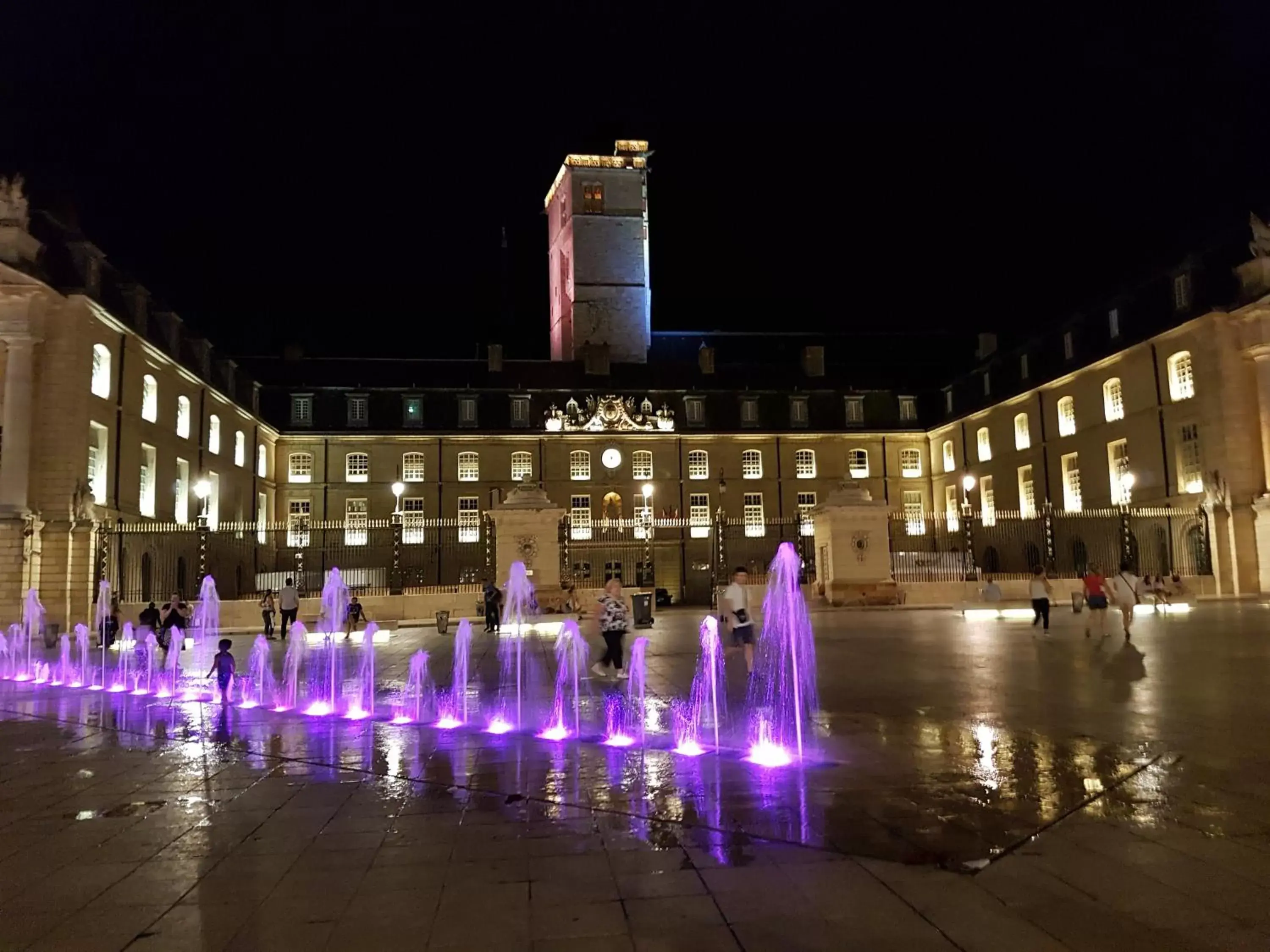 Night in Hôtel Montchapet Dijon Centre