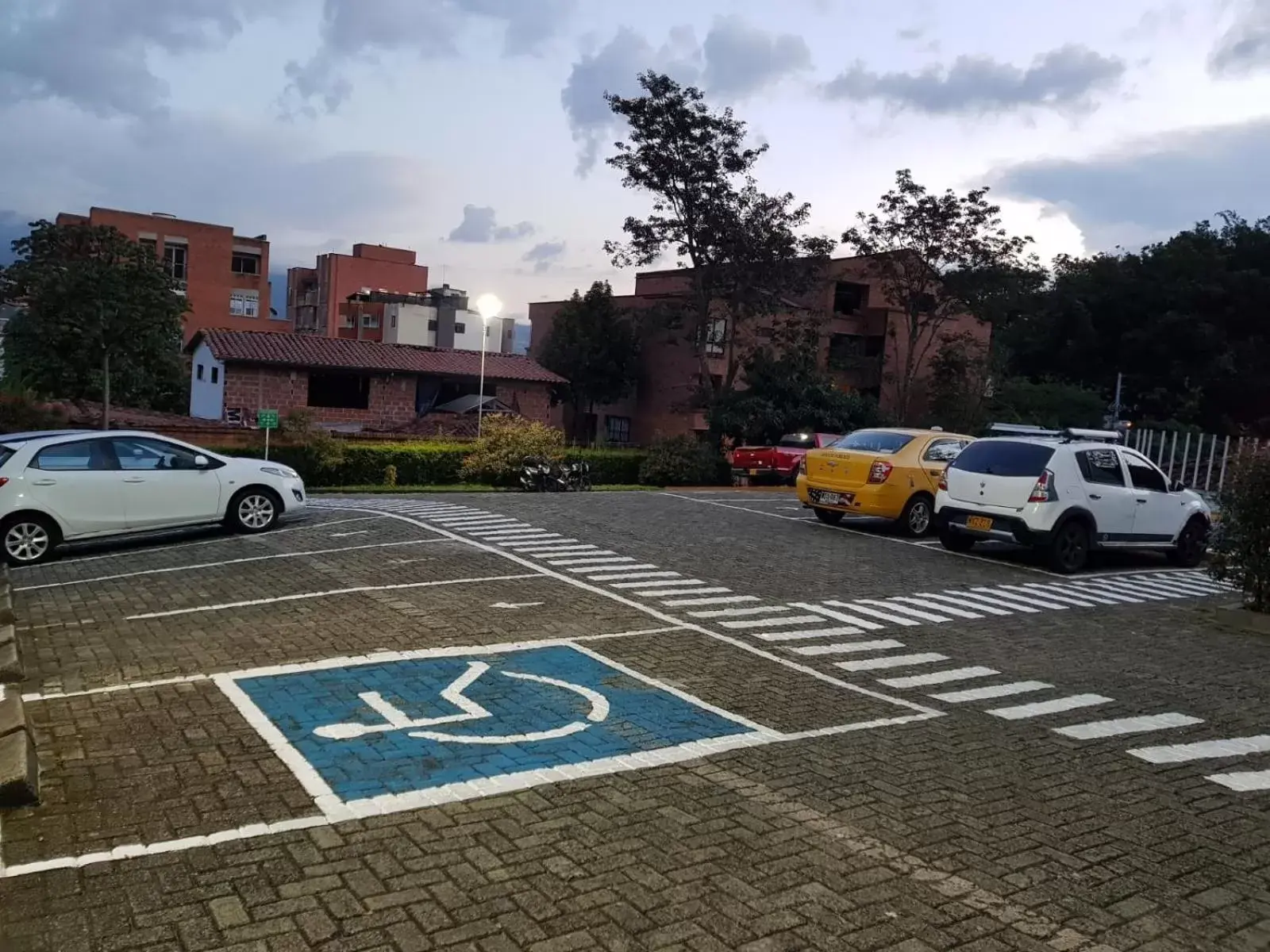 Parking in The Morgana Poblado Suites Hotel