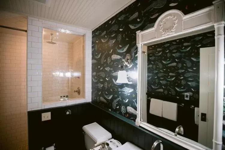 Bathroom in Nick's Cove