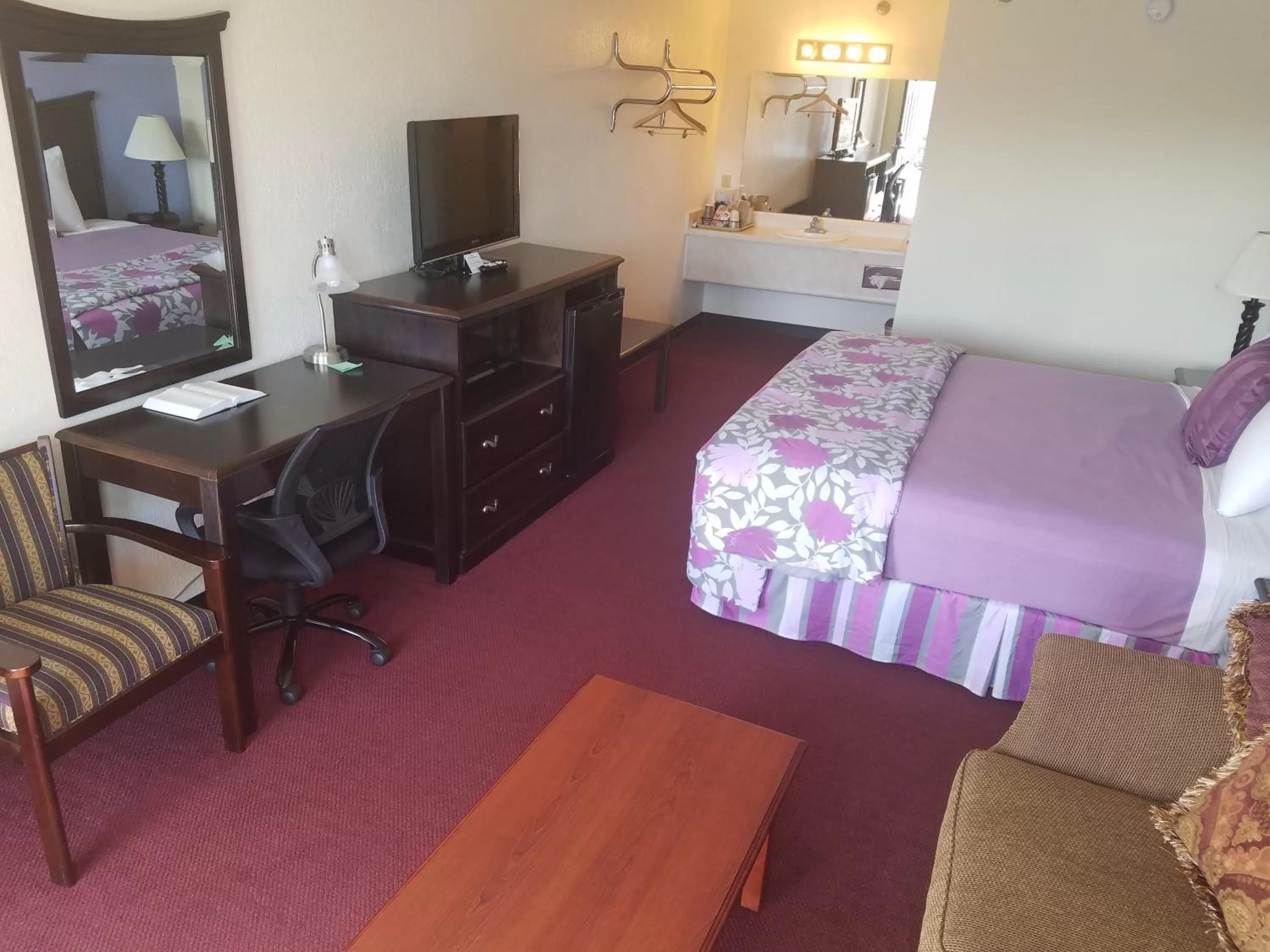 TV and multimedia, Bed in Ozark Valley Inn