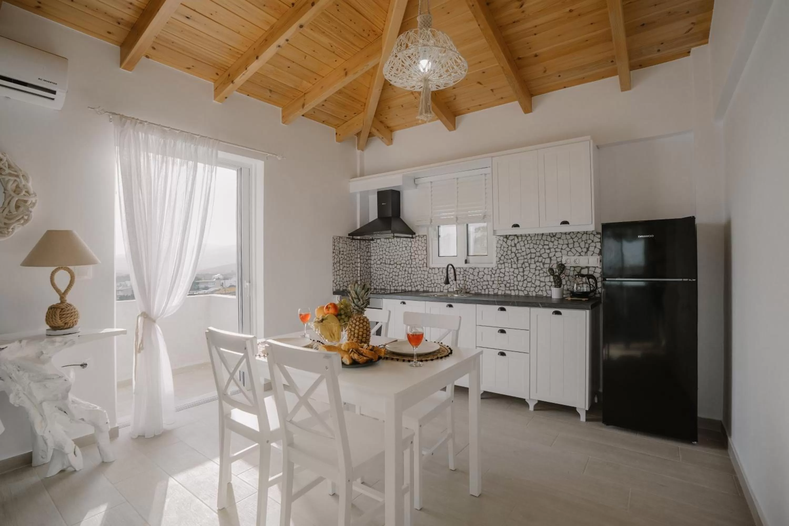Kitchen or kitchenette in MIRAMAR KARYSTOS