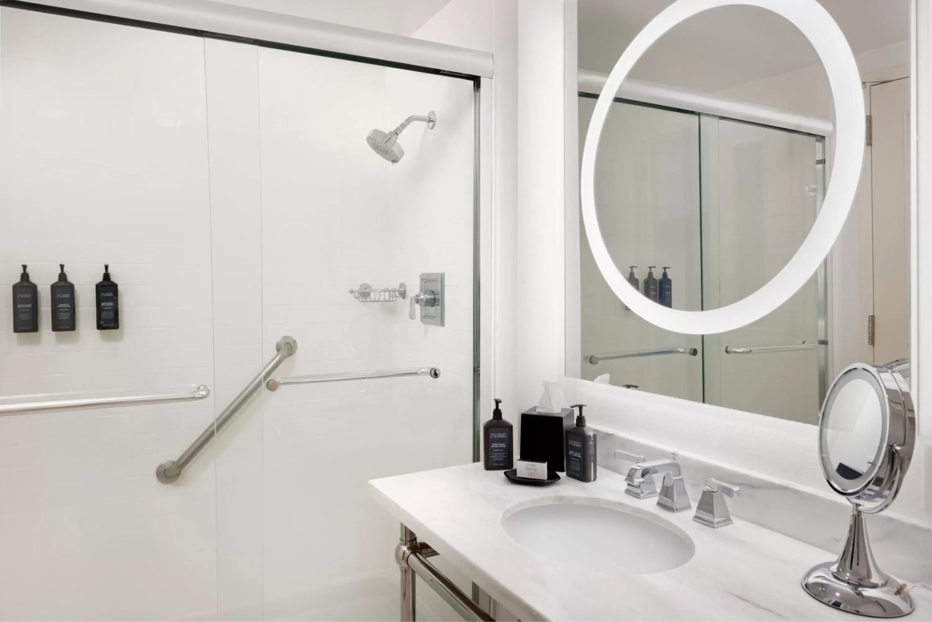 Club level, Guest room, 1 King in Sheraton Jacksonville Hotel Club level, Guest room, 1 King in Sheraton Jacksonville Hotel