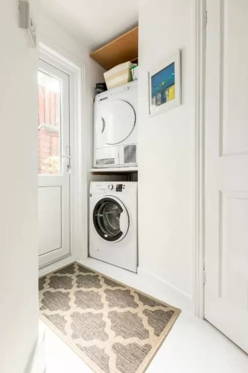 washing machine, Bathroom in Bradstone Garden Retreat