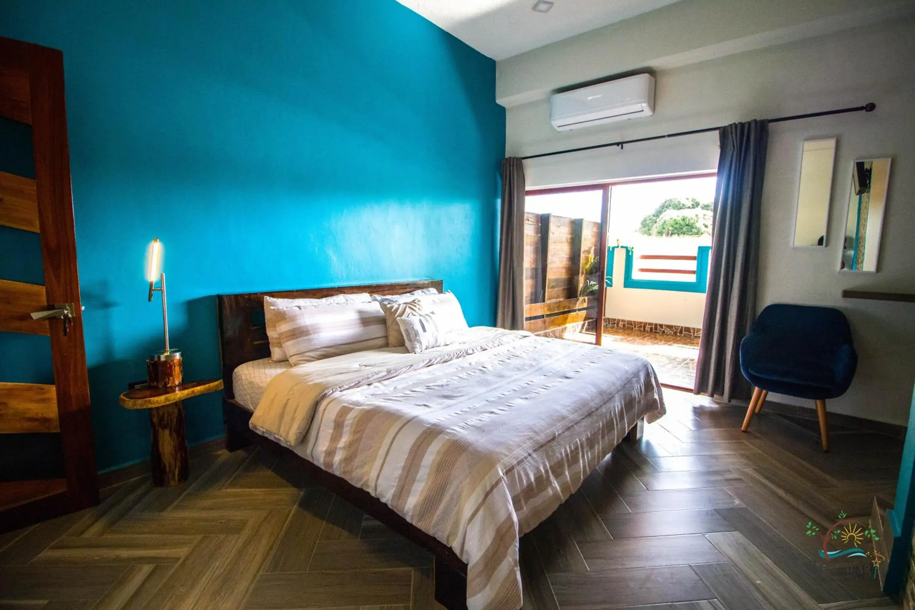Photo of the whole room, Bed in isel magic hotel