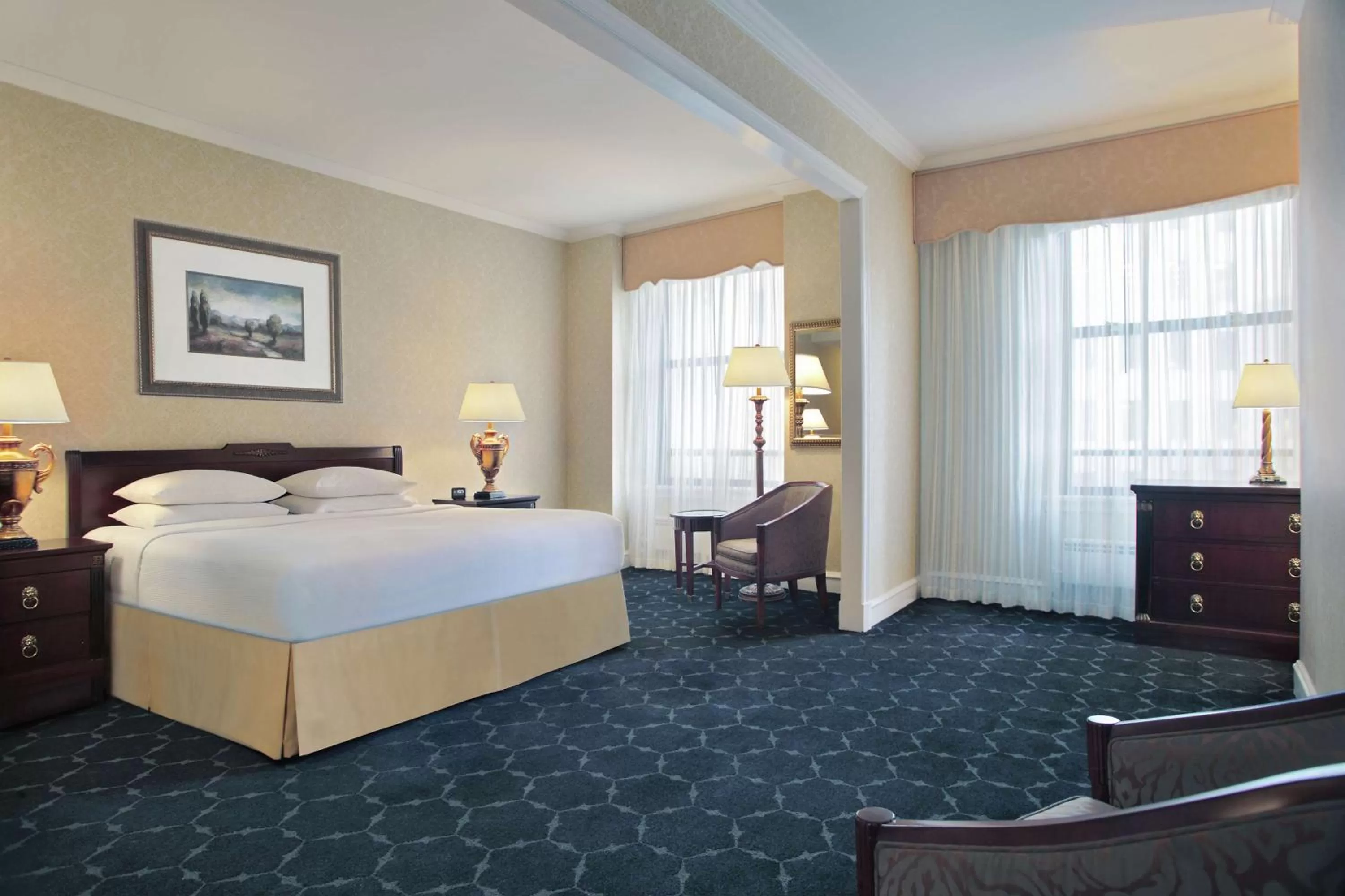 Living room, Bed in The Drake Hotel