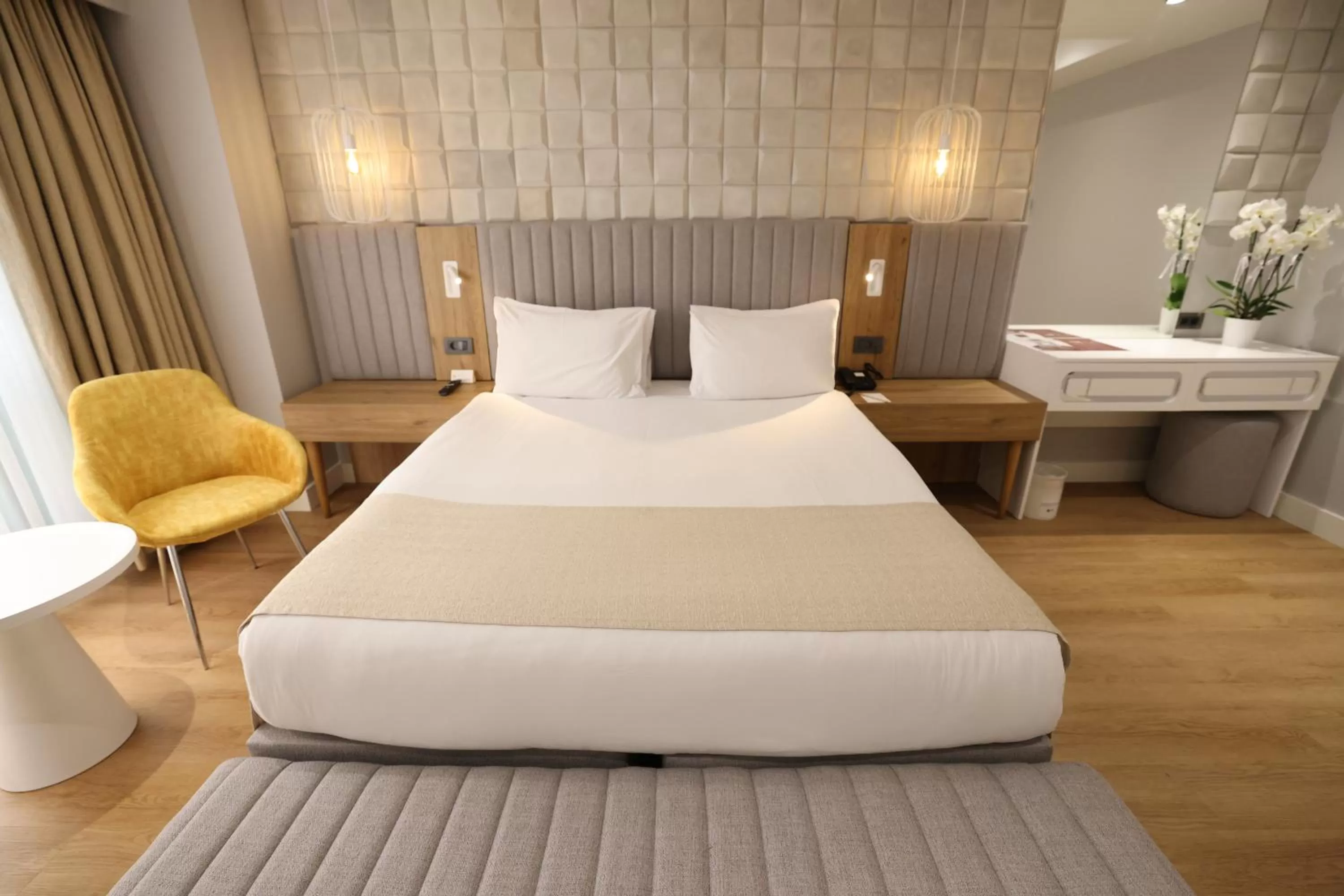 Photo of the whole room, Bed in Nova Plaza Prime Hotel