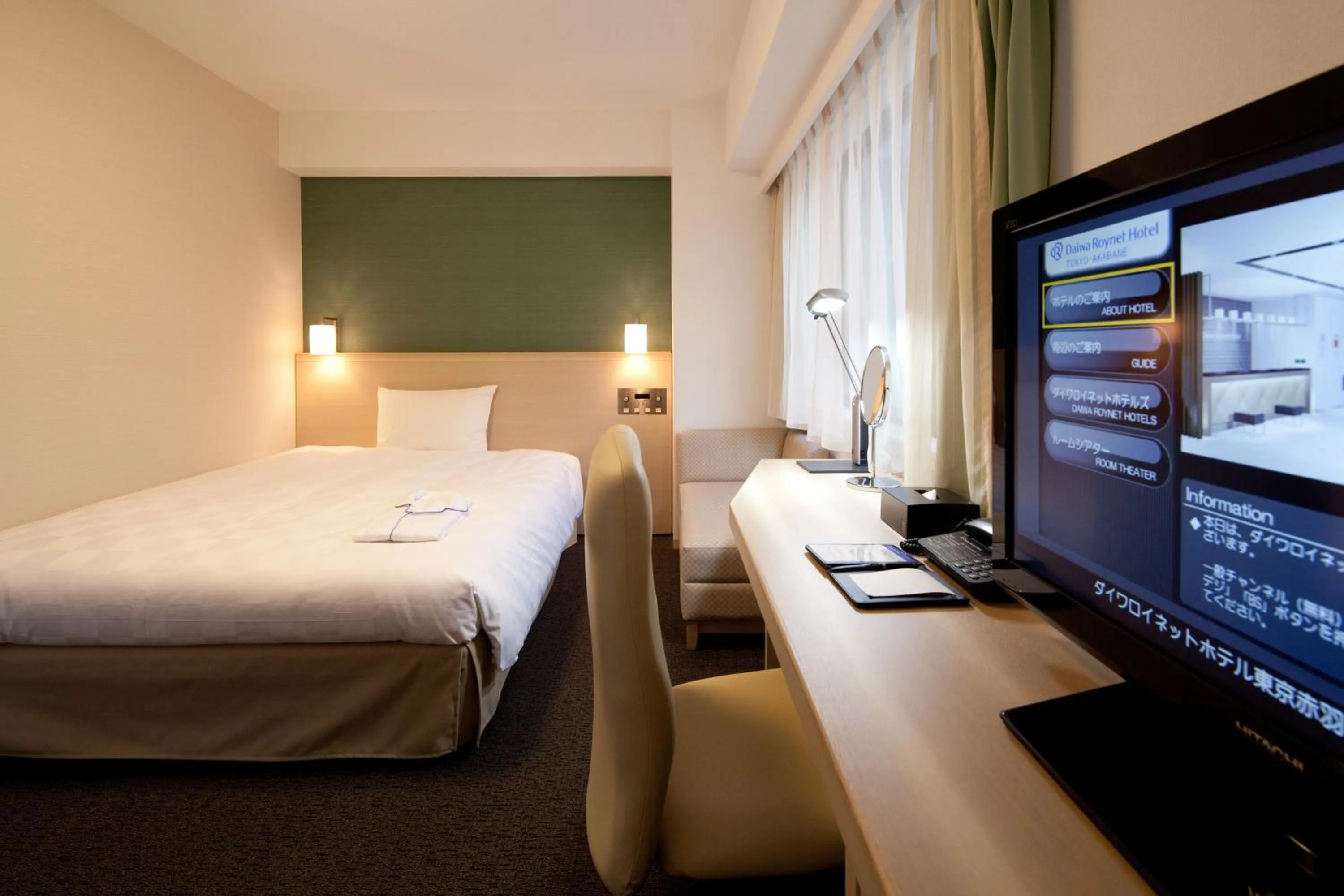 Photo of the whole room, Bed in Daiwa Roynet Hotel Tokyo Akabane