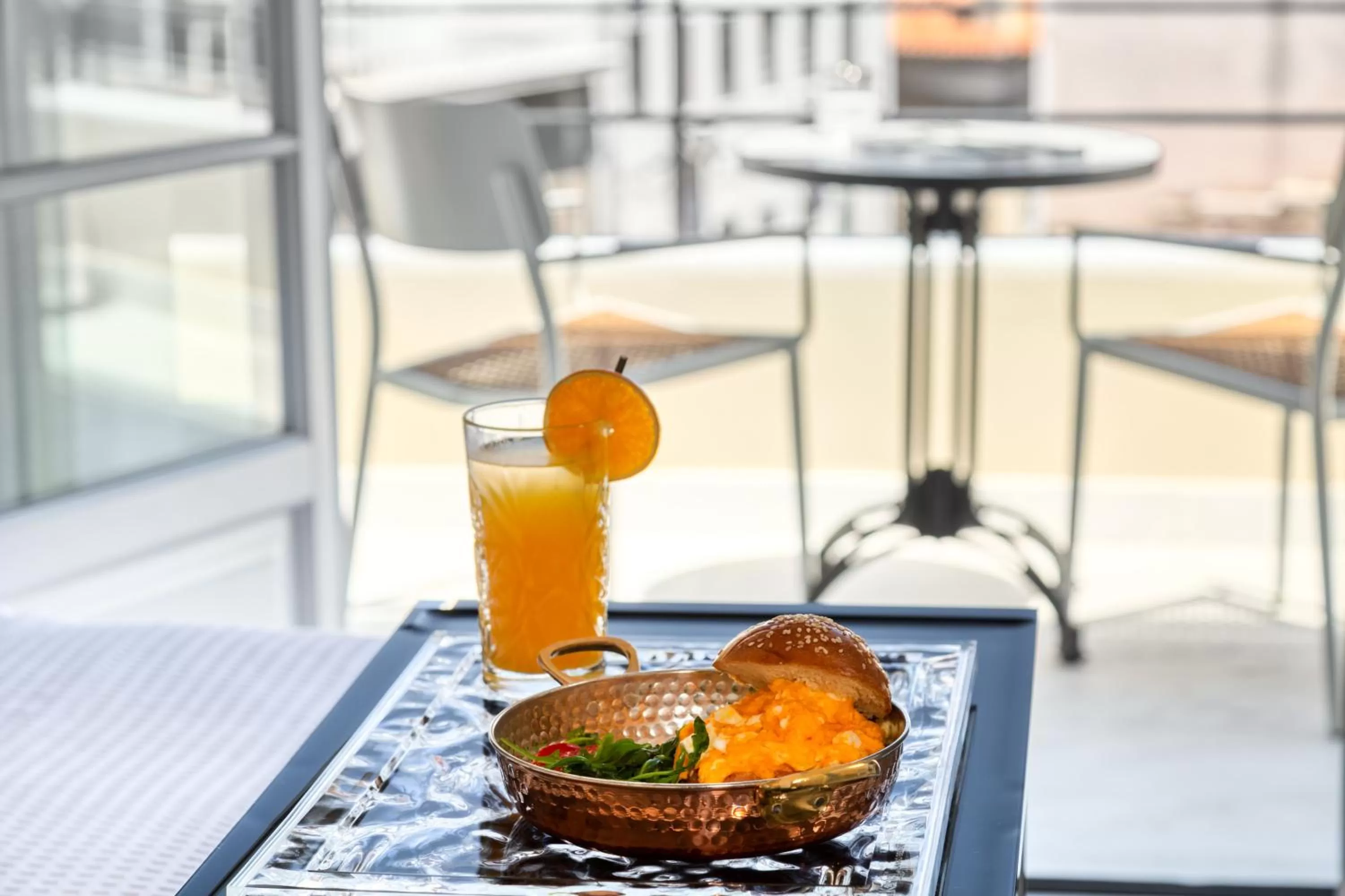 Food and drinks in Athenian Foss