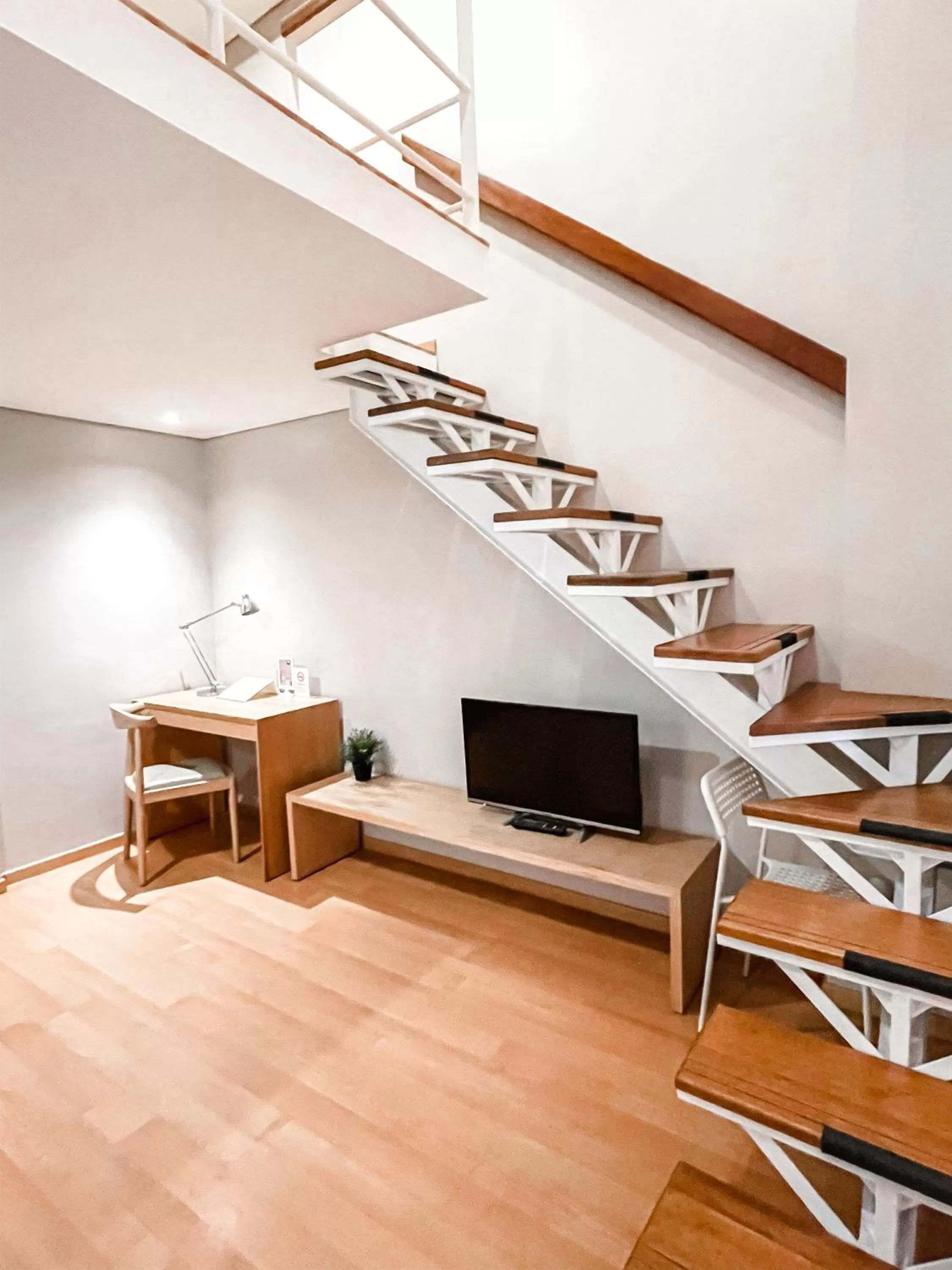 TV and multimedia in White Tree Residence