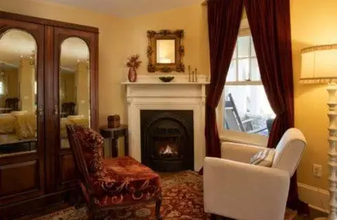 Seating Area in Black Walnut B&B Inn