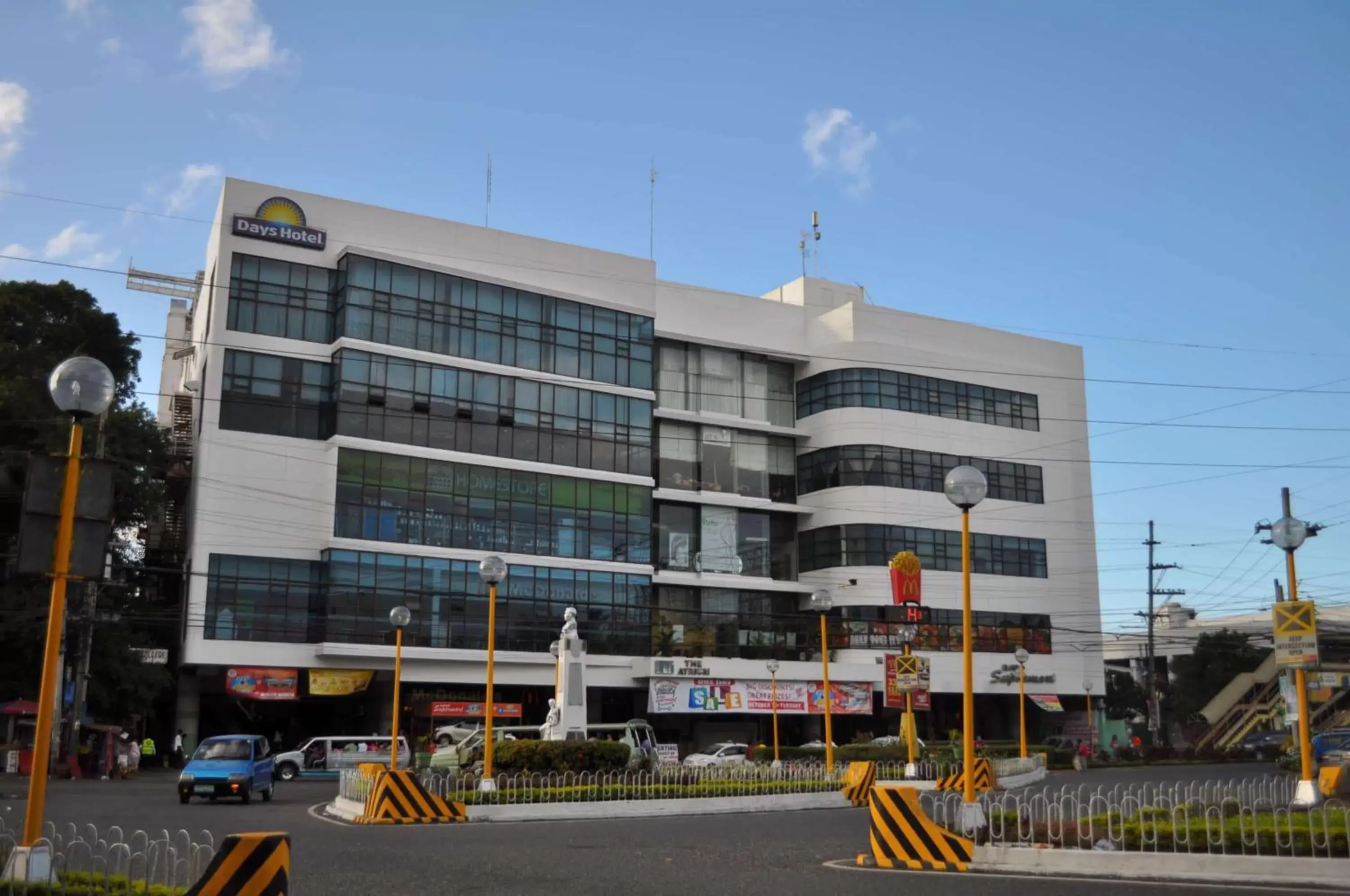 Property Building in Days Hotel by Wyndham Iloilo