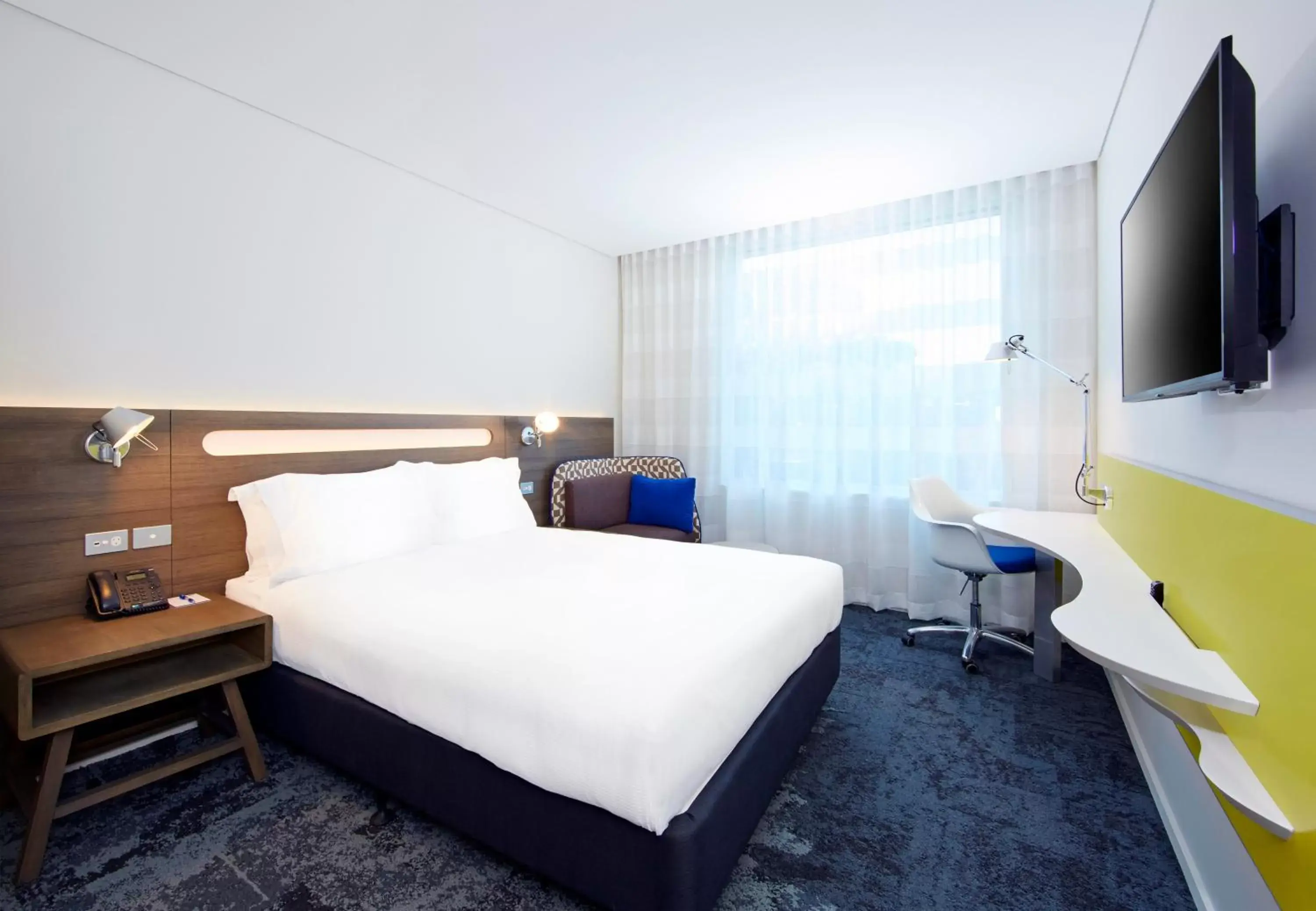 Photo of the whole room, Bed in Holiday Inn Express Sydney Macquarie Park, an IHG Hotel