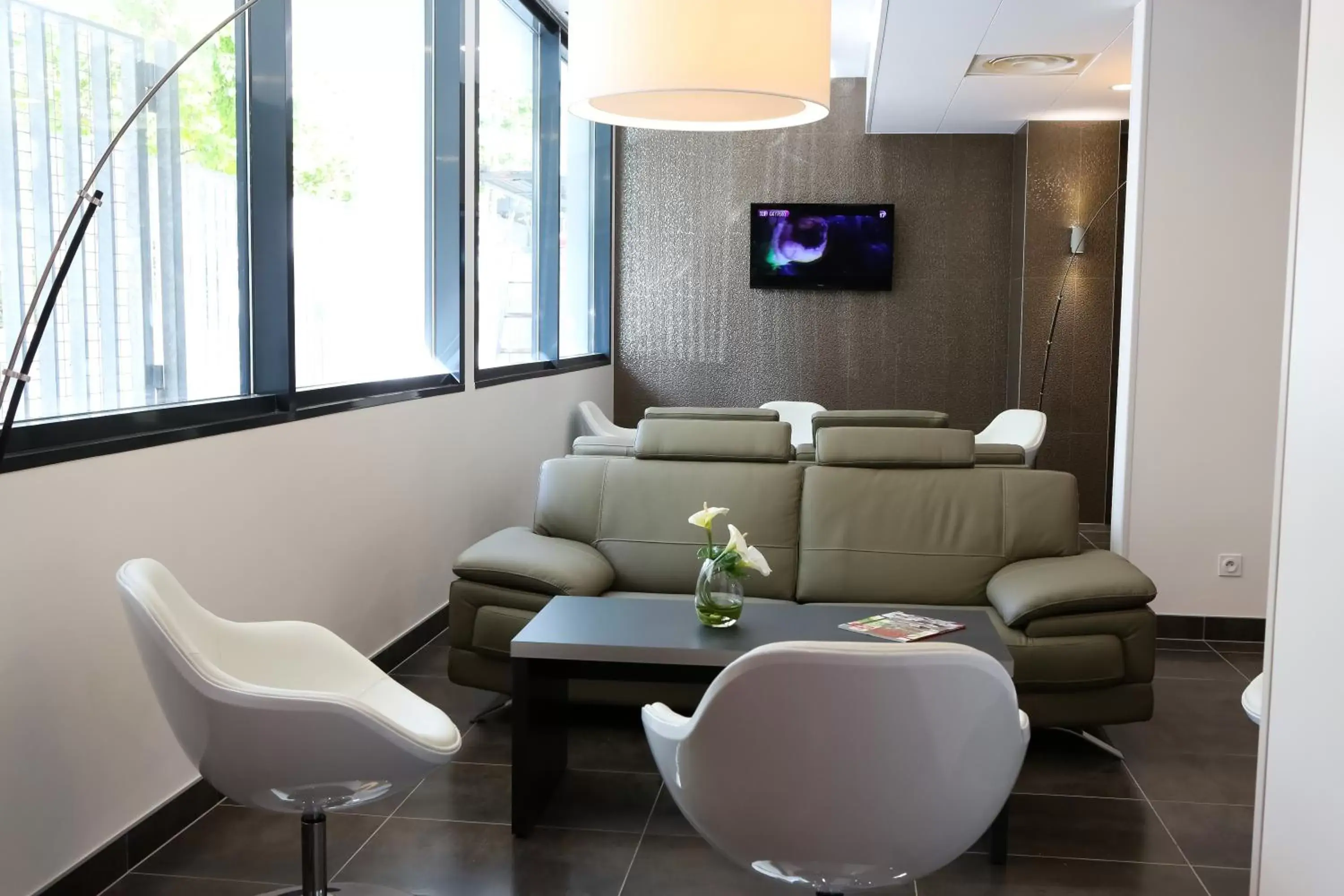 Lobby or reception, Seating Area in All Suites Appart Hôtel Aéroport Paris Orly – Rungis