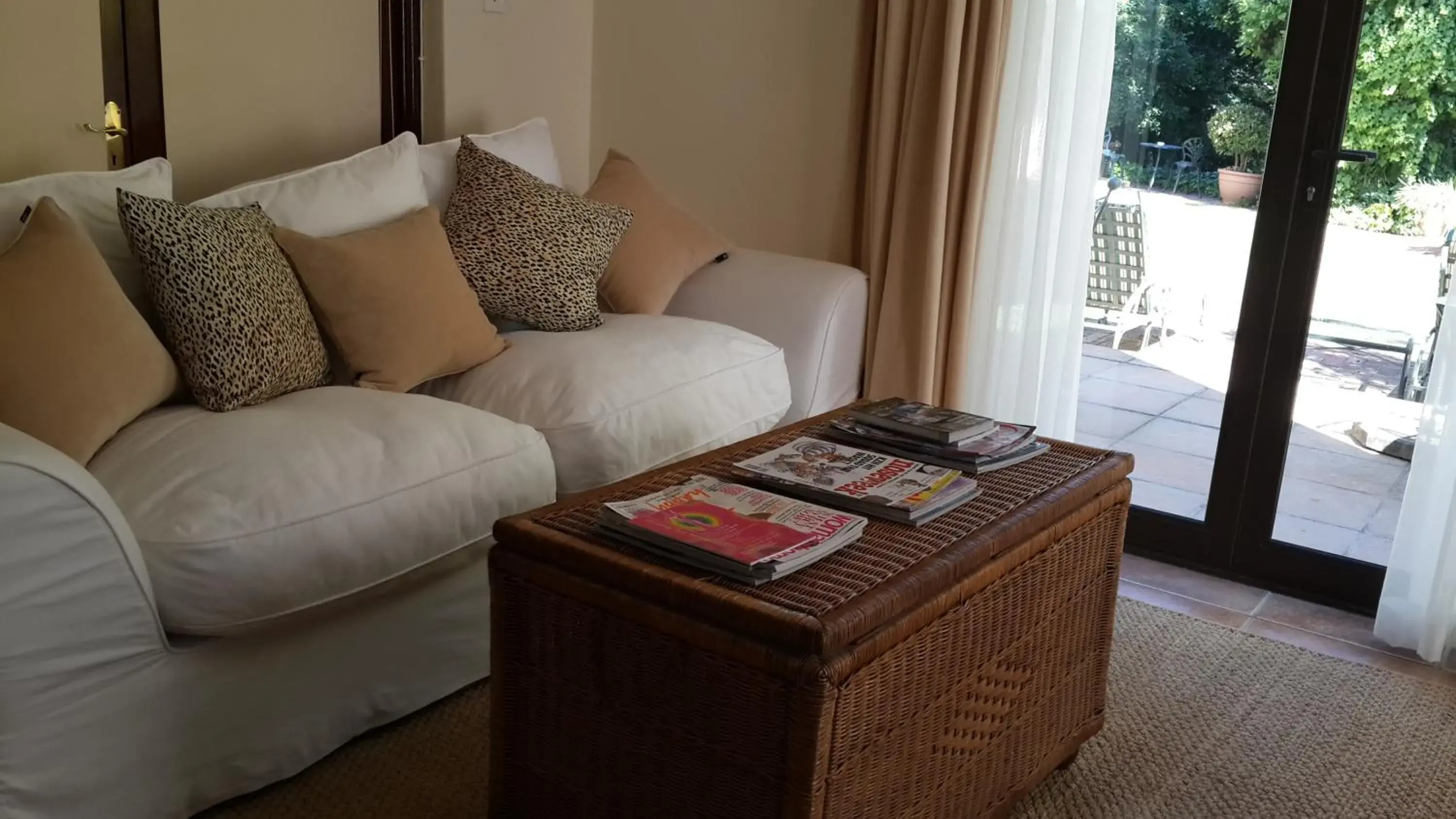 Day, Seating Area in Riversong Guest House