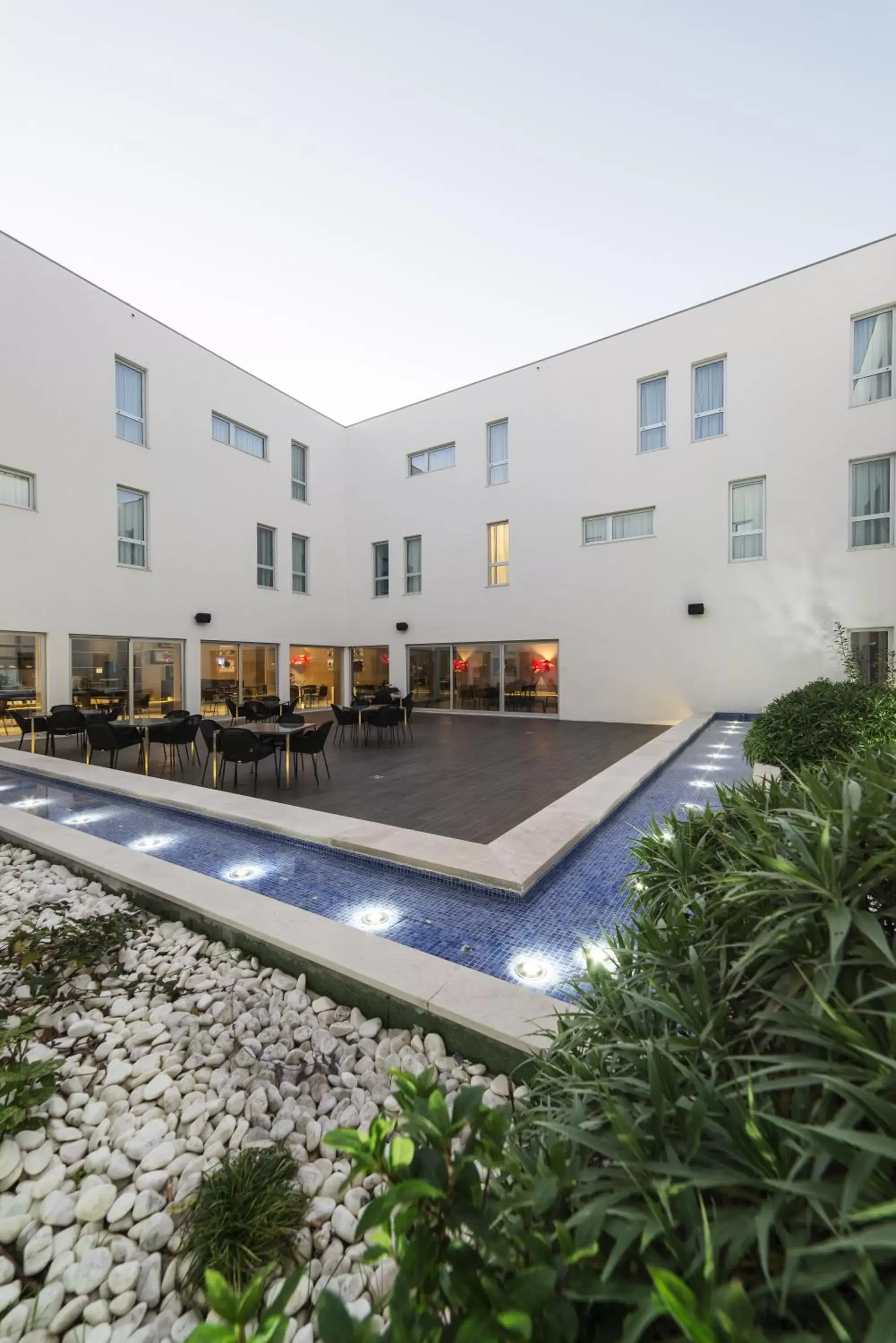 Balcony/Terrace, Swimming Pool in Moov Hotel Évora