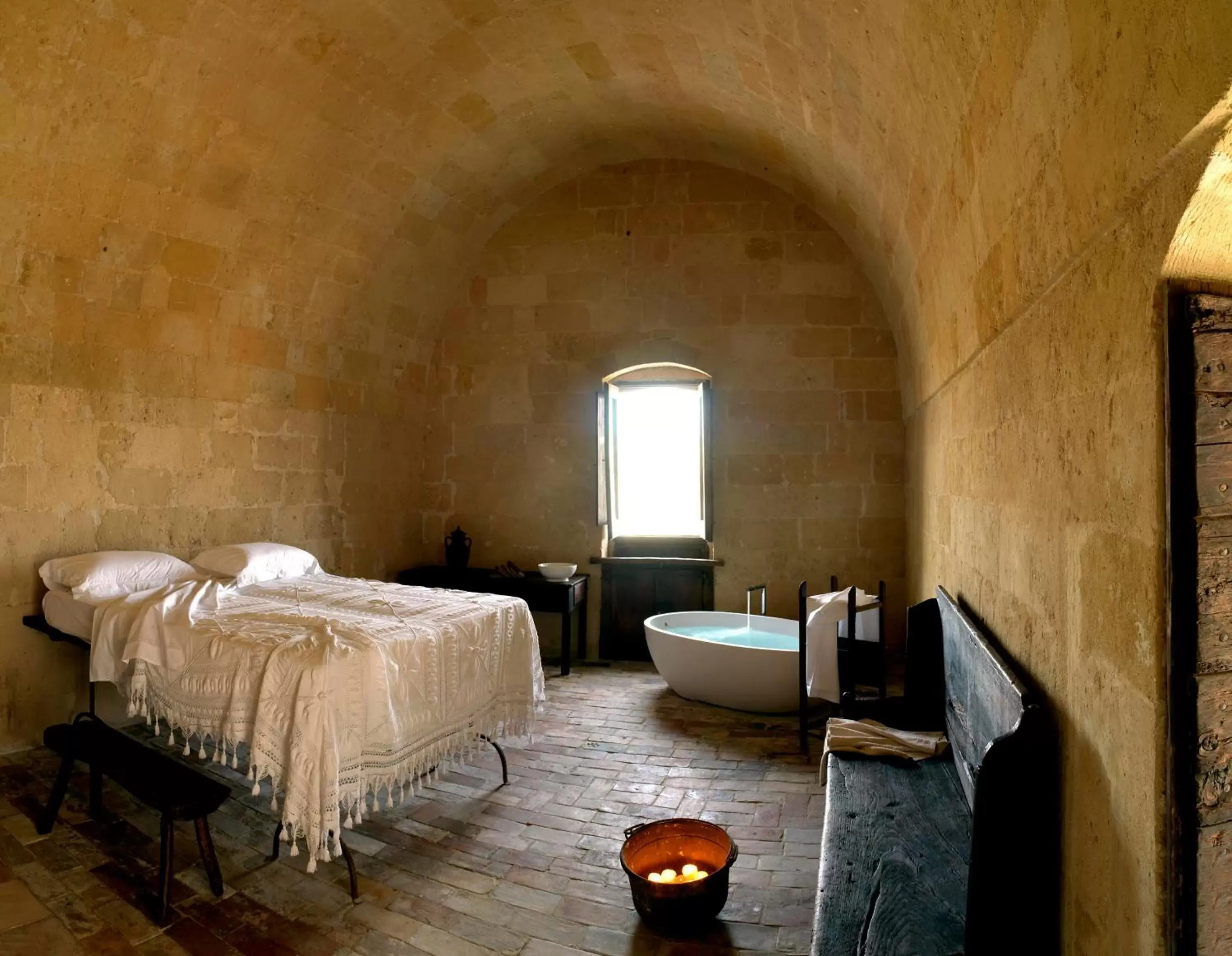 Photo of the whole room, Bed in Sextantio Le Grotte Della Civita