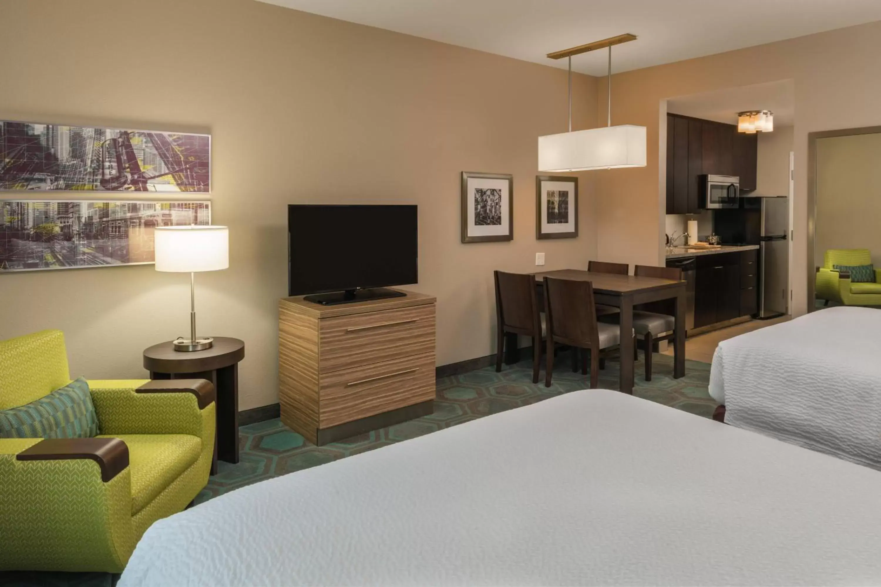 Bedroom, TV/Entertainment Center in TownePlace Suites by Marriott Chicago Schaumburg