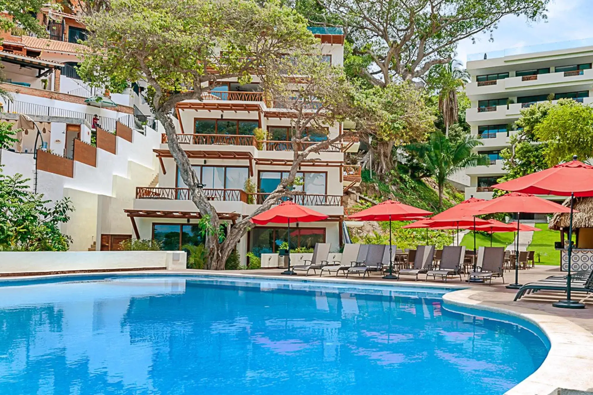 Property building, Swimming Pool in Hotel Ysuri Sayulita