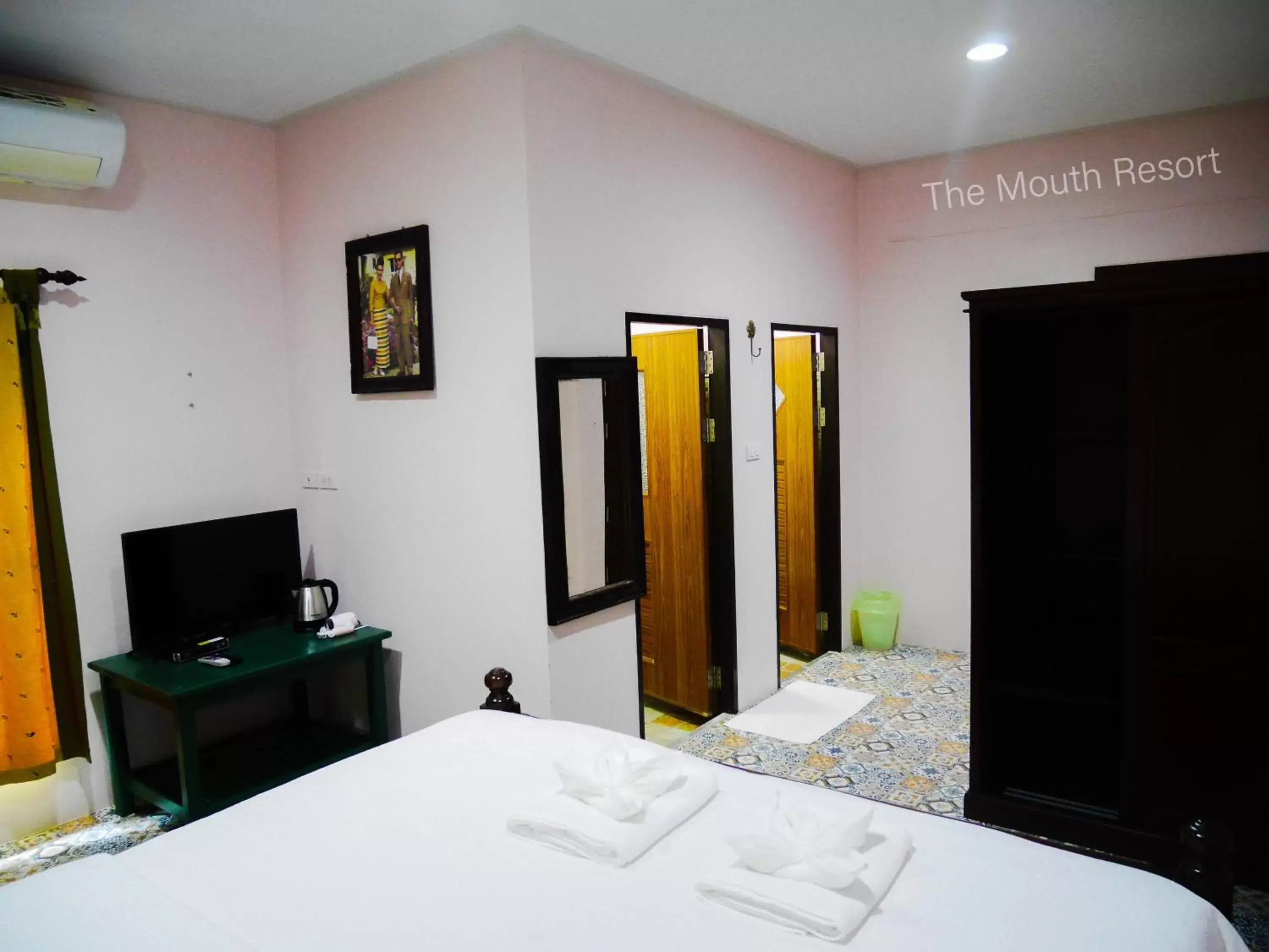 TV/Entertainment Center in The Mouth Resort - SHA Extra Plus