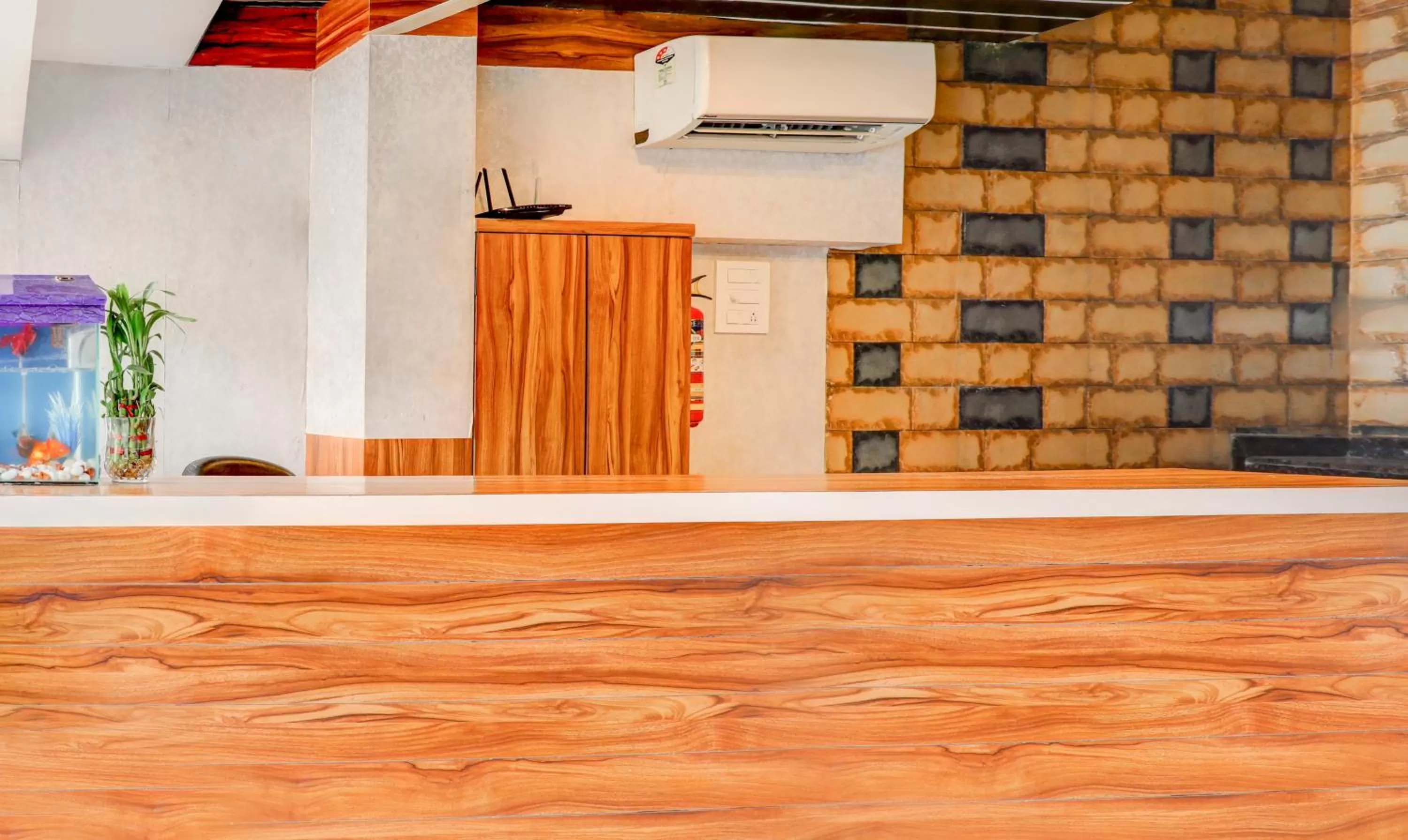 Text overlay in Hotel Plaza Executive - near BKC