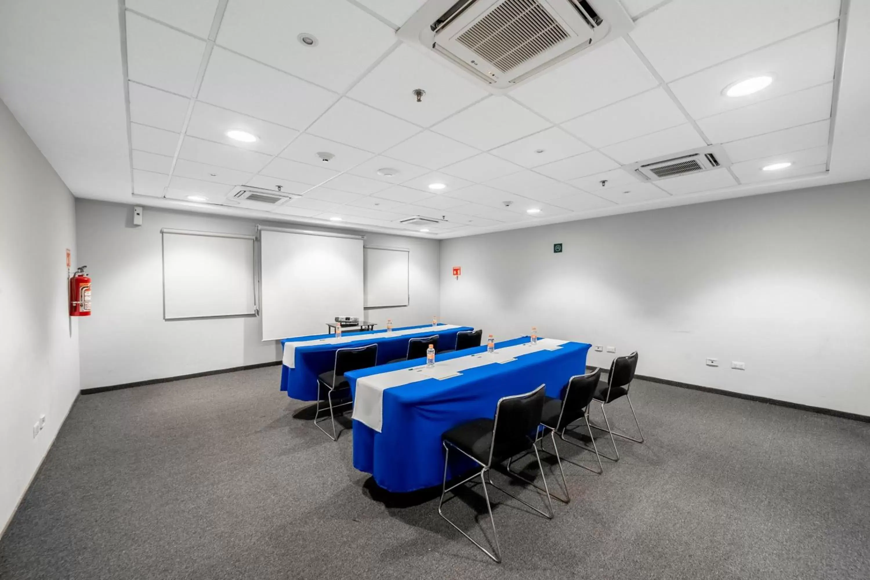 Meeting/conference room in City Express Junior by Marriott Ciudad del Carmen