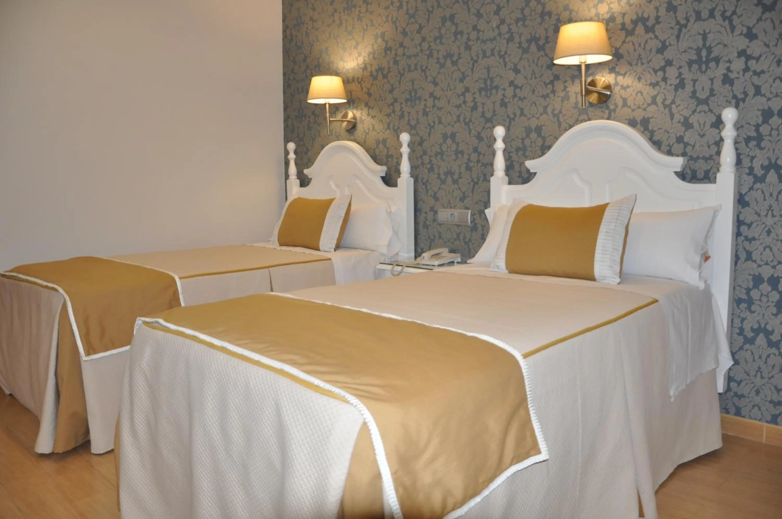 Bedroom, Bed in Hotel Selu