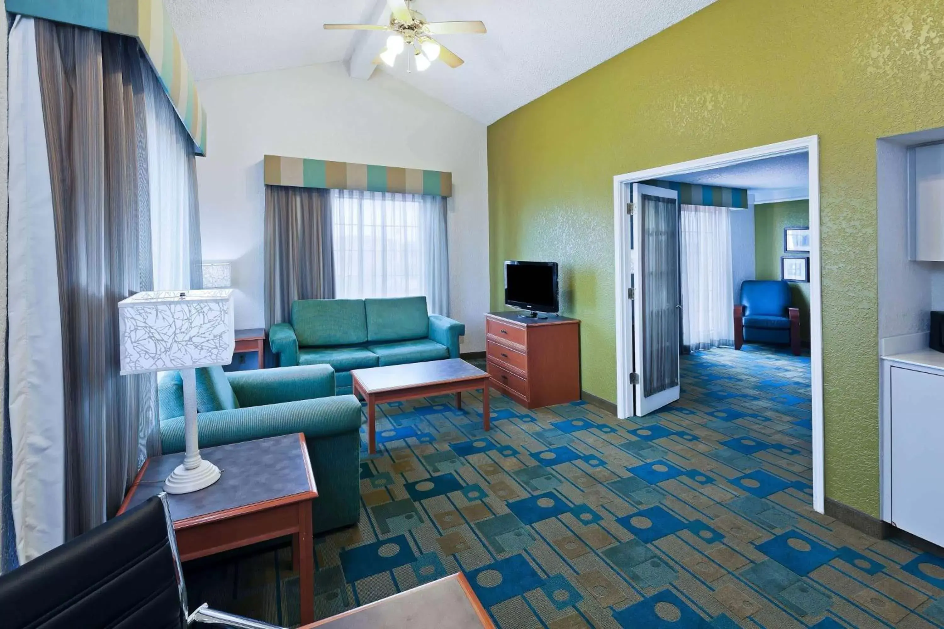 Photo of the whole room, Seating Area in La Quinta Inn by Wyndham Amarillo West Medical Center