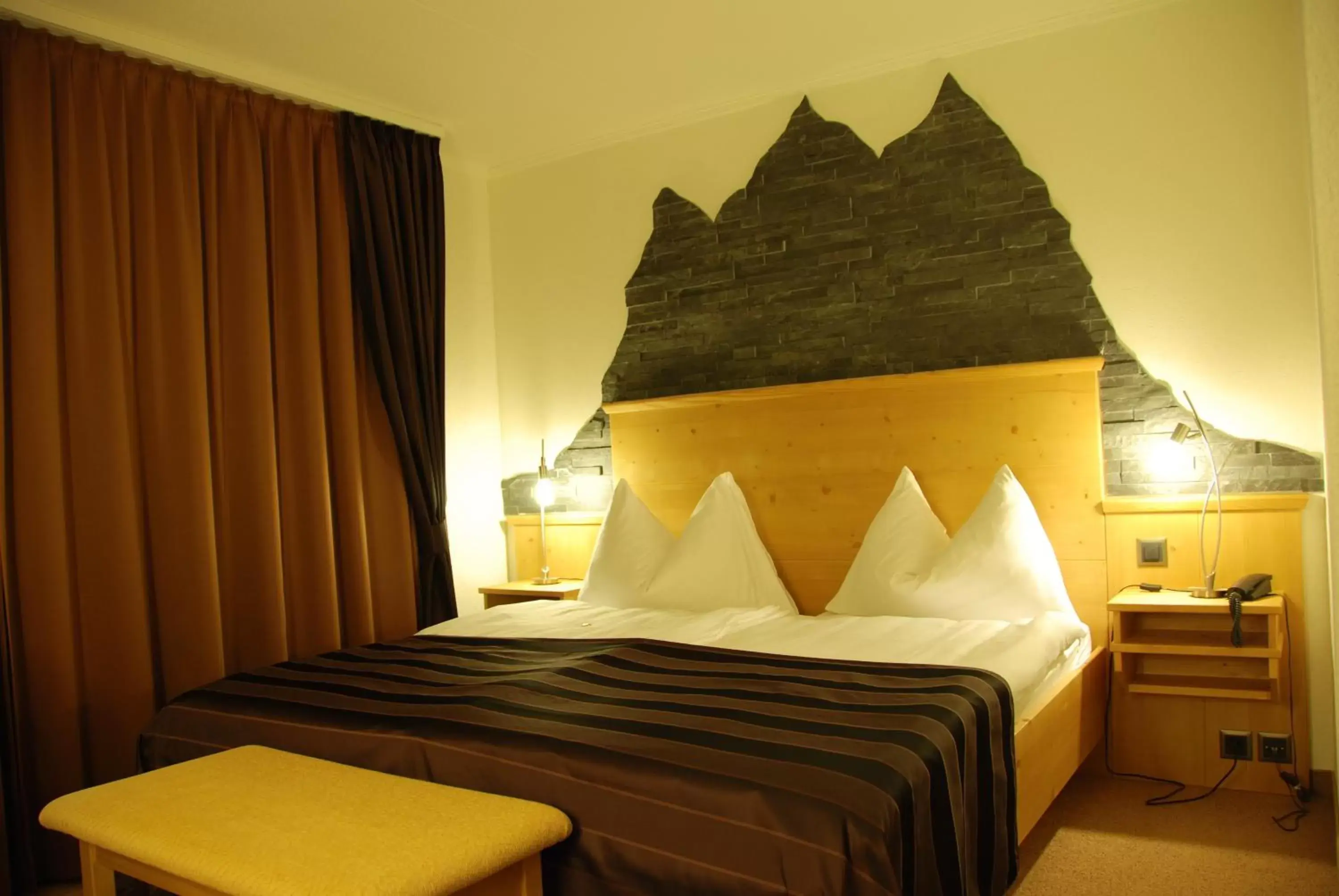 Bed in Hotel Brienz