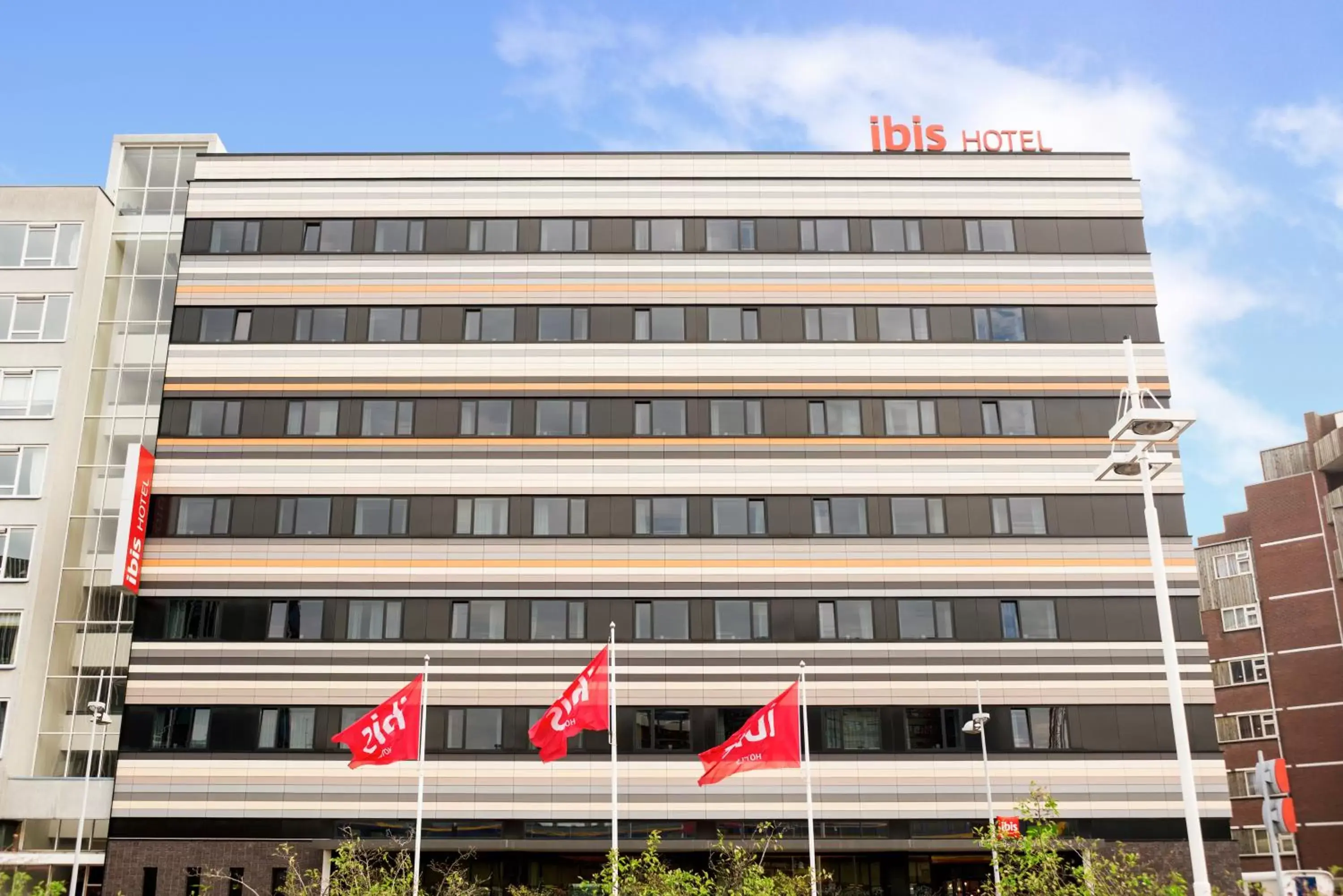 Facade/entrance, Property Building in ibis Leiden Centre