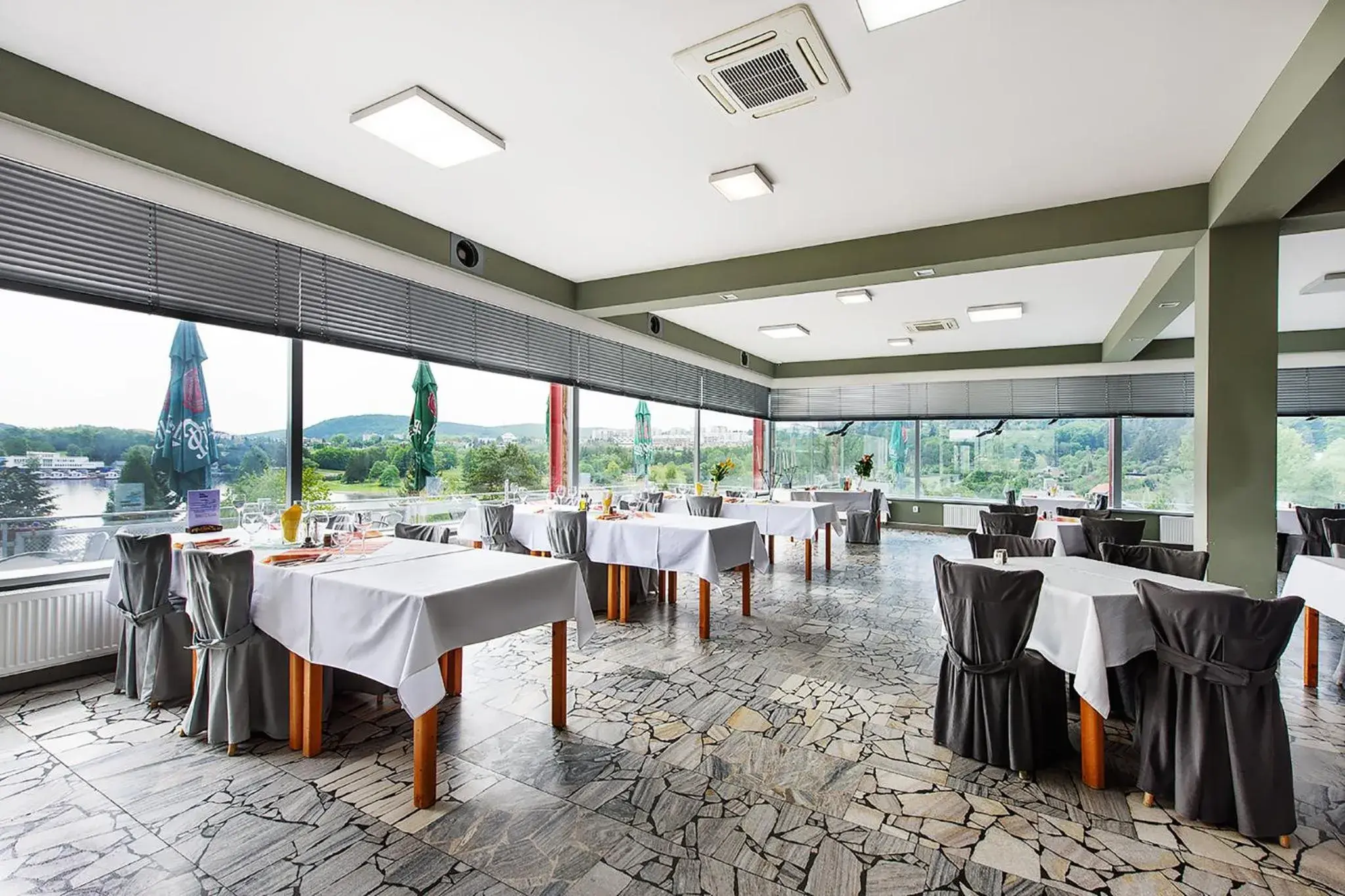 Day, Restaurant/Places to Eat in Hotel Rakovec