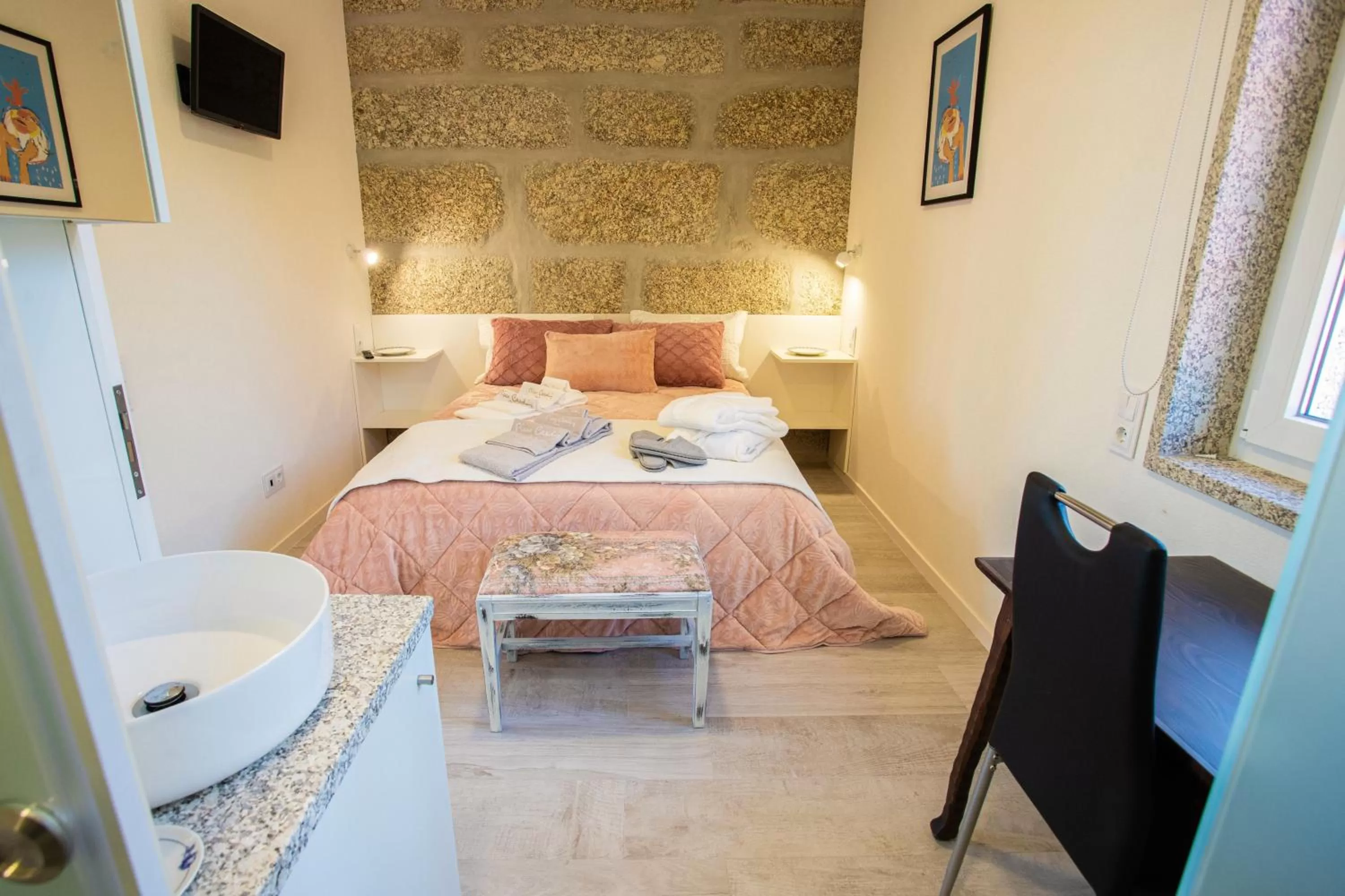 Photo of the whole room, Bed in Fonte Velha