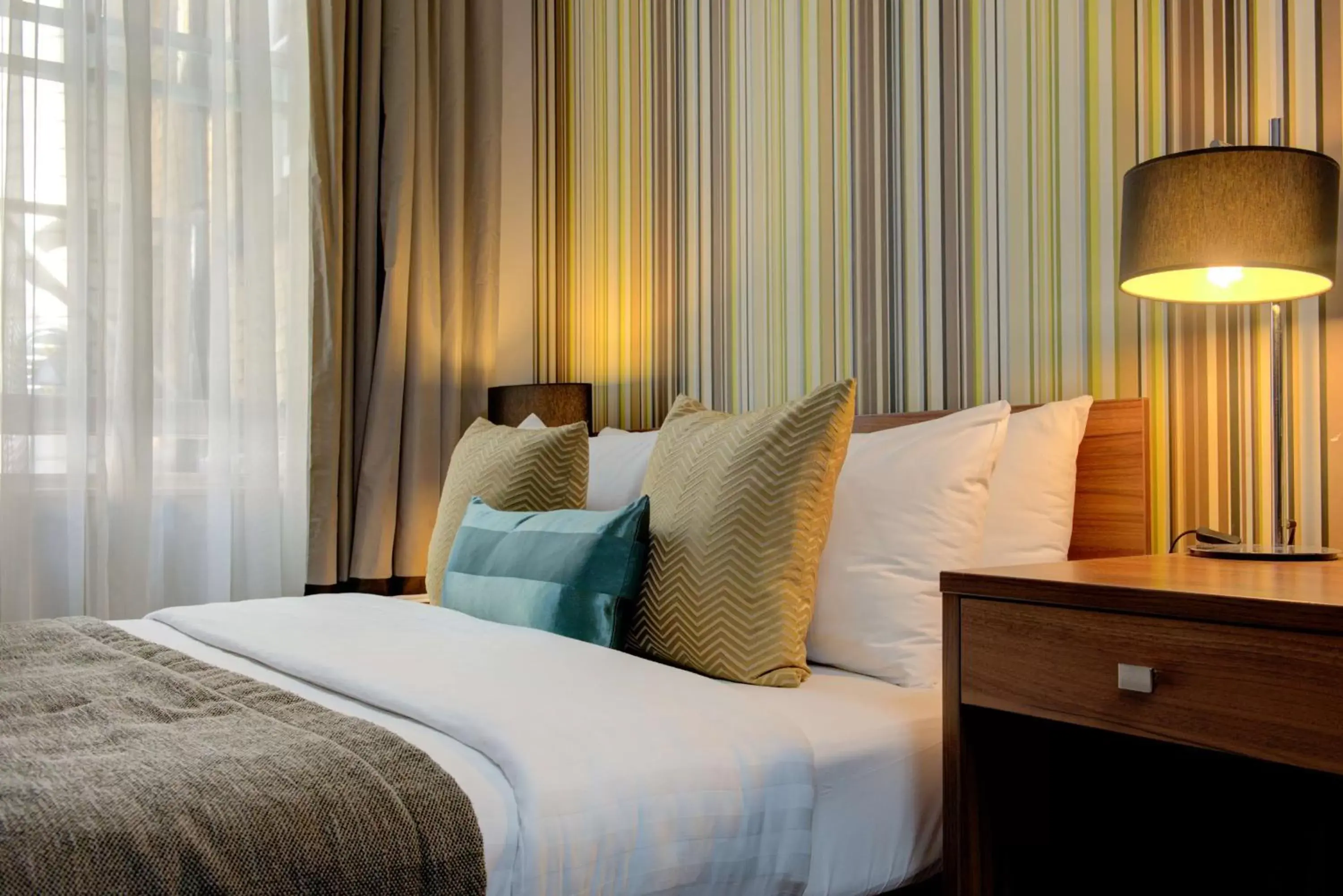 Bedroom, Bed in Best Western Mornington Hotel Hyde Park