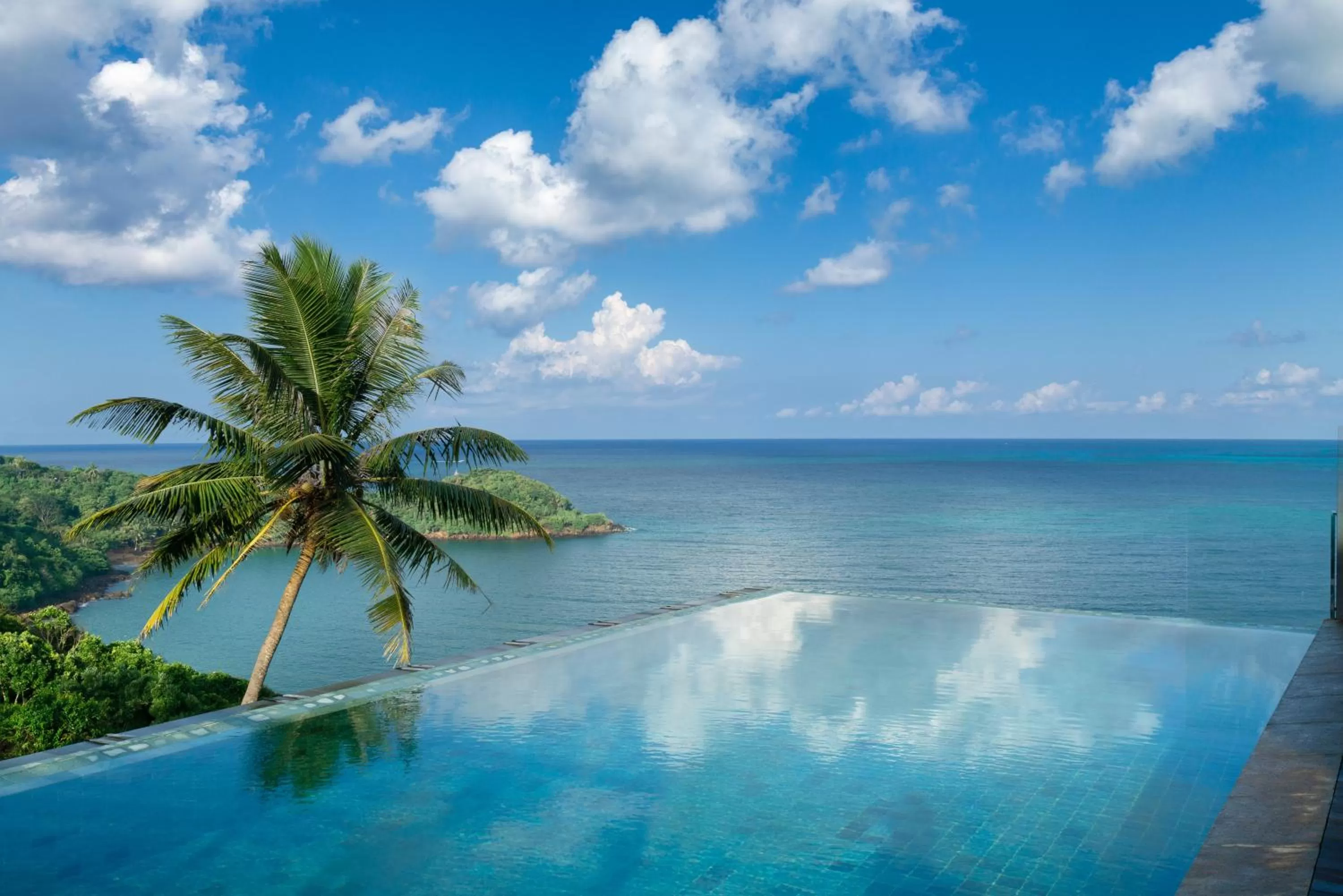 Pool view in Agnus Unawatuna