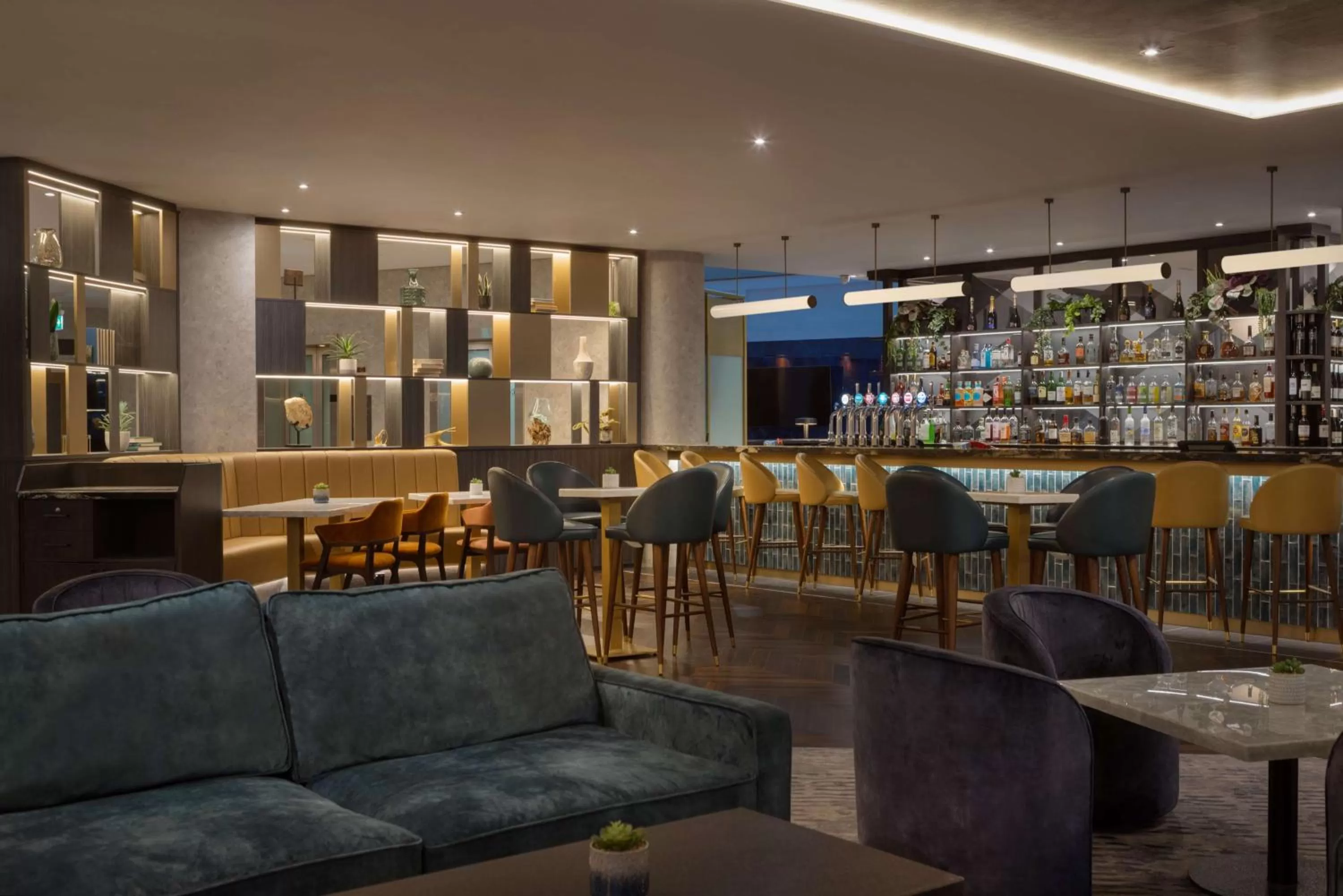 Lounge or bar in Hilton Cardiff