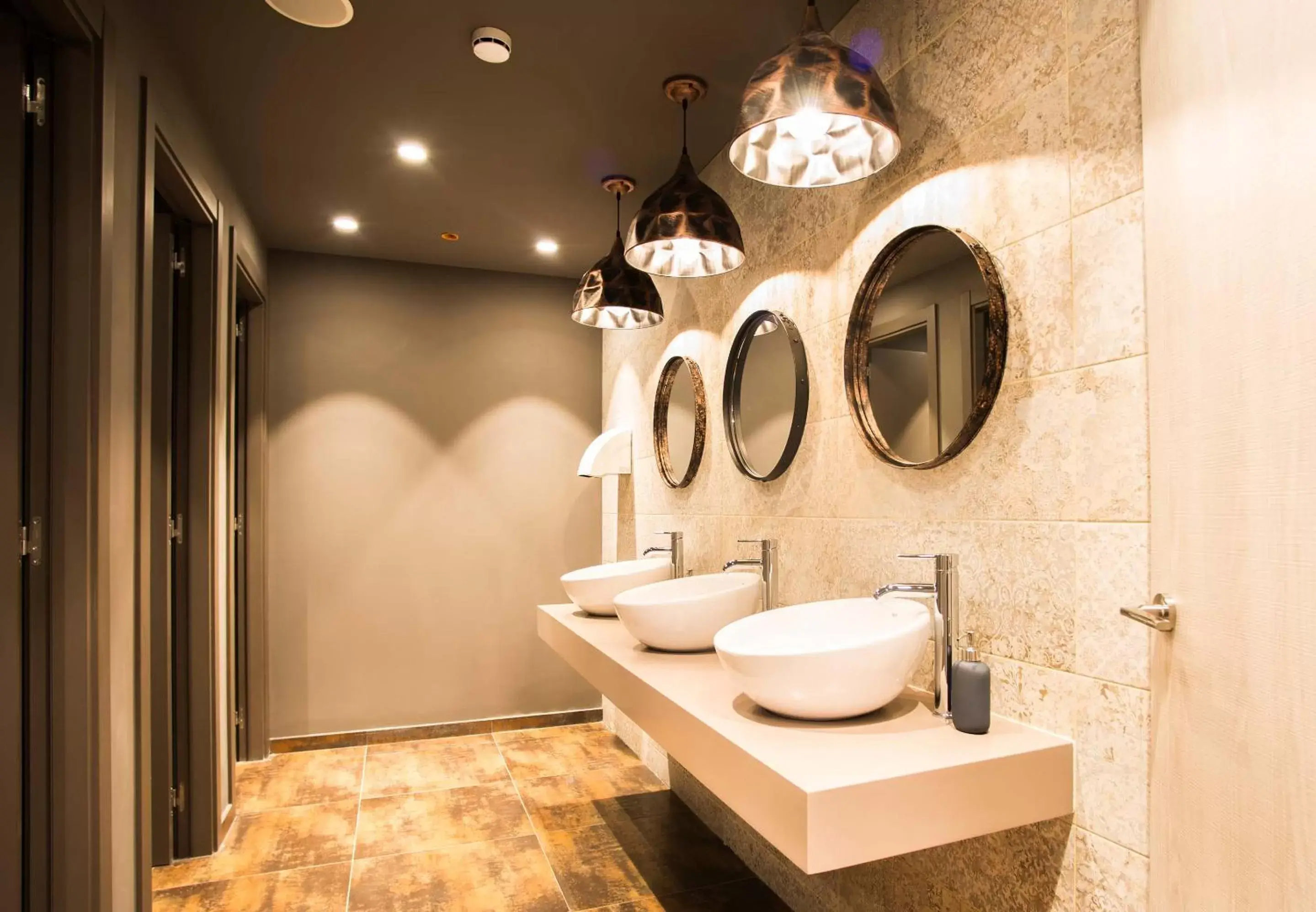 Area and facilities, Bathroom in Arya Stadium Hotel