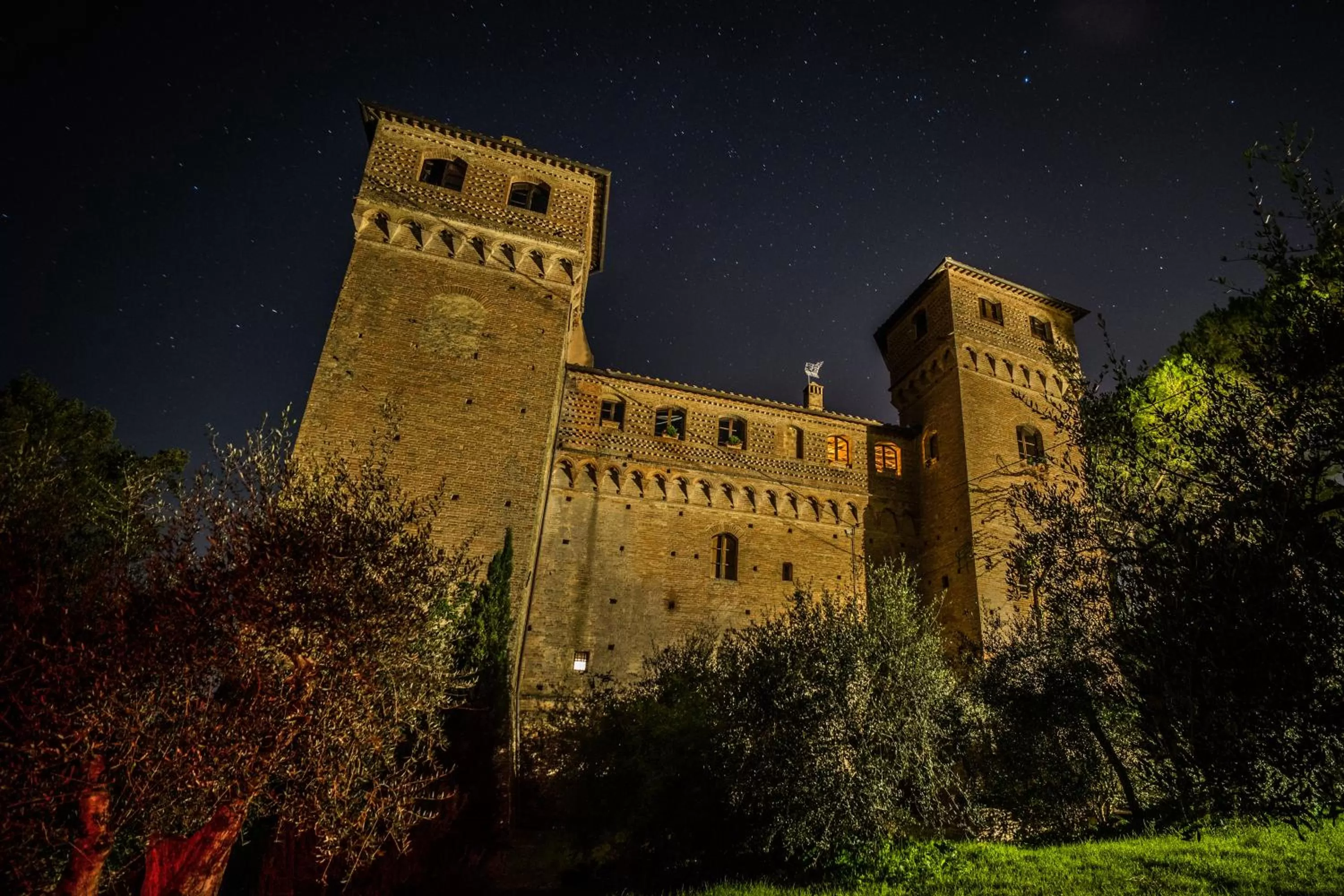 Nearby landmark, Property Building in Castello Delle Quattro Torra