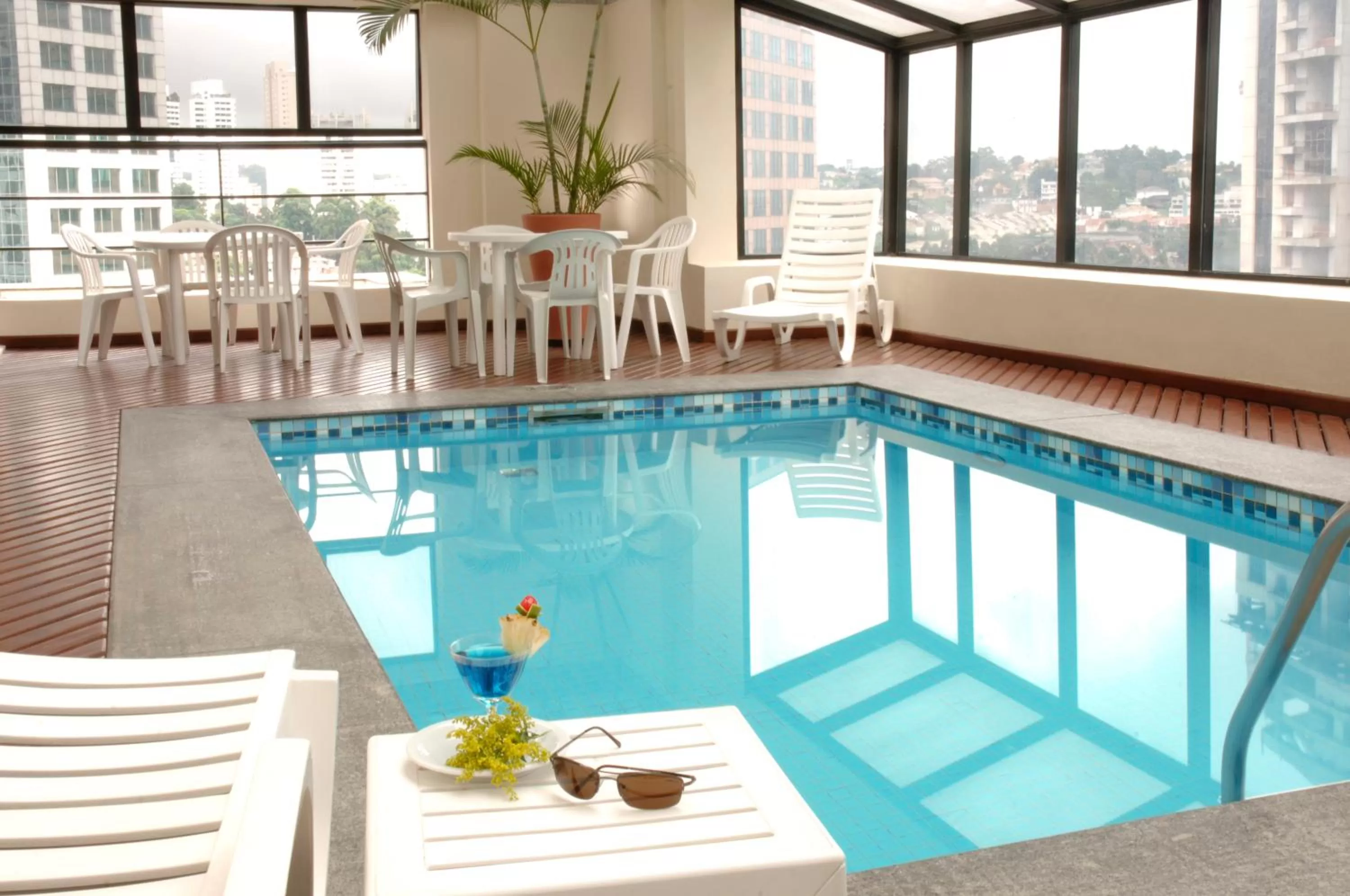 Swimming pool in Bristol The Time Berrini