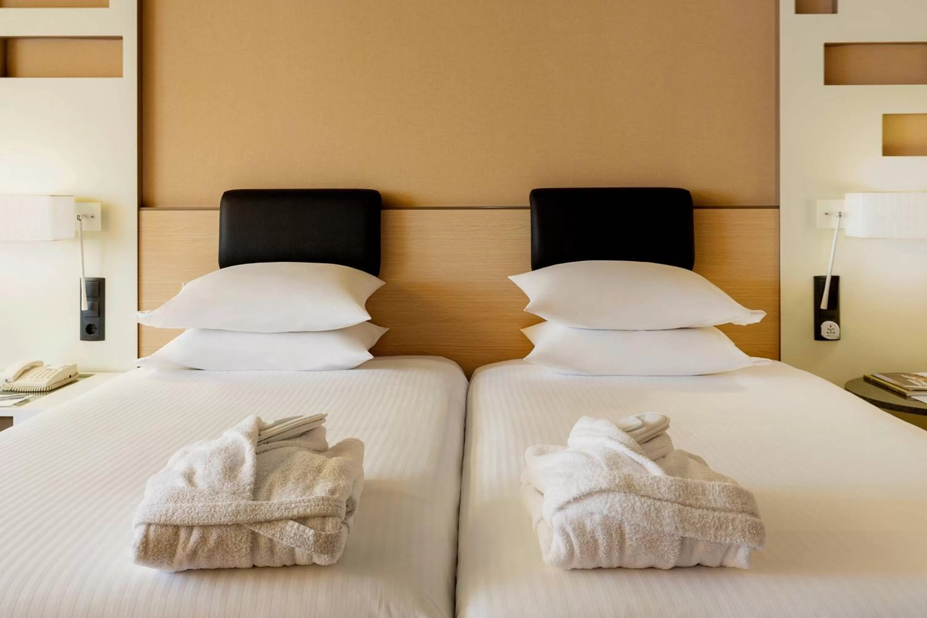 Photo of the whole room, Bed in Madrid Marriott Auditorium Hotel & Conference Center