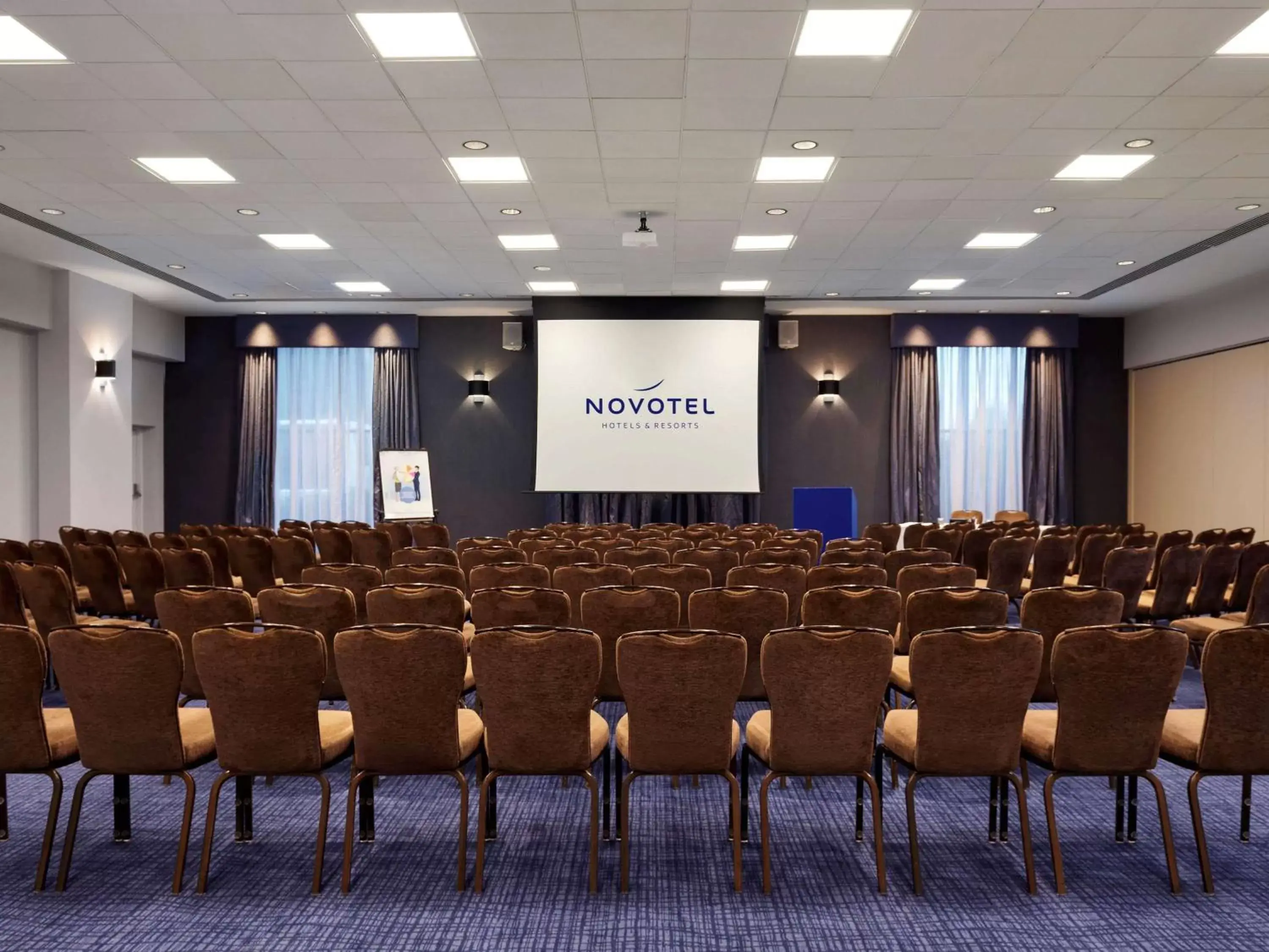 Meeting/conference room in Novotel London Stansted Airport