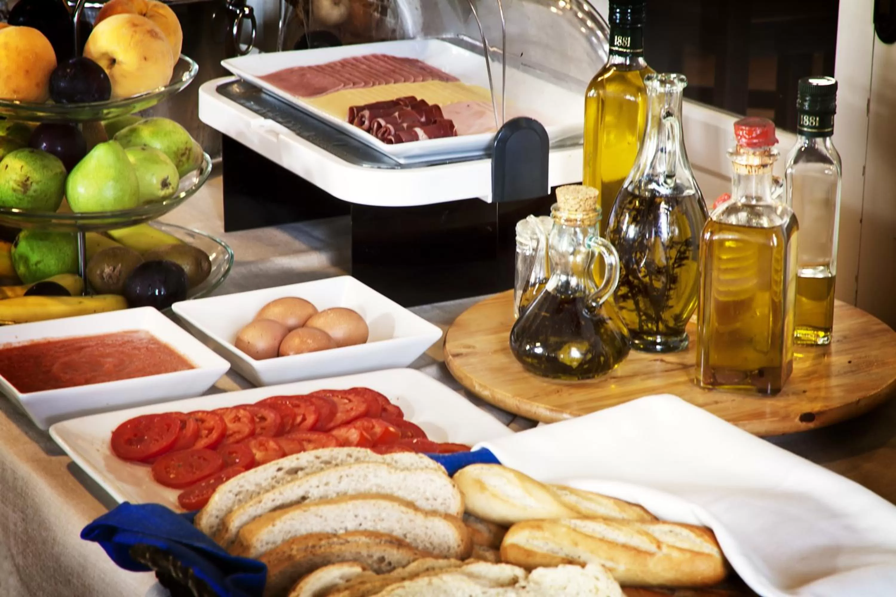 Restaurant/places to eat in Hotel Oromana