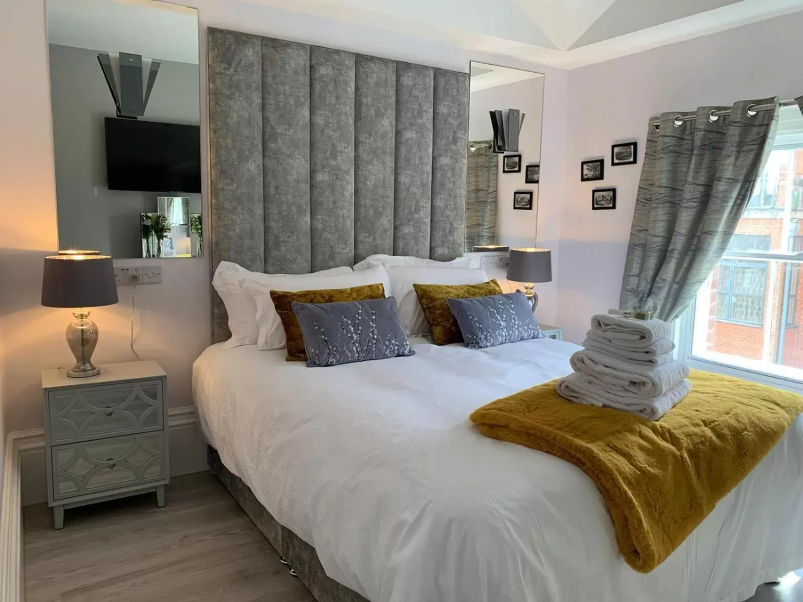 Bedroom, Bed in Winckley Square Residences