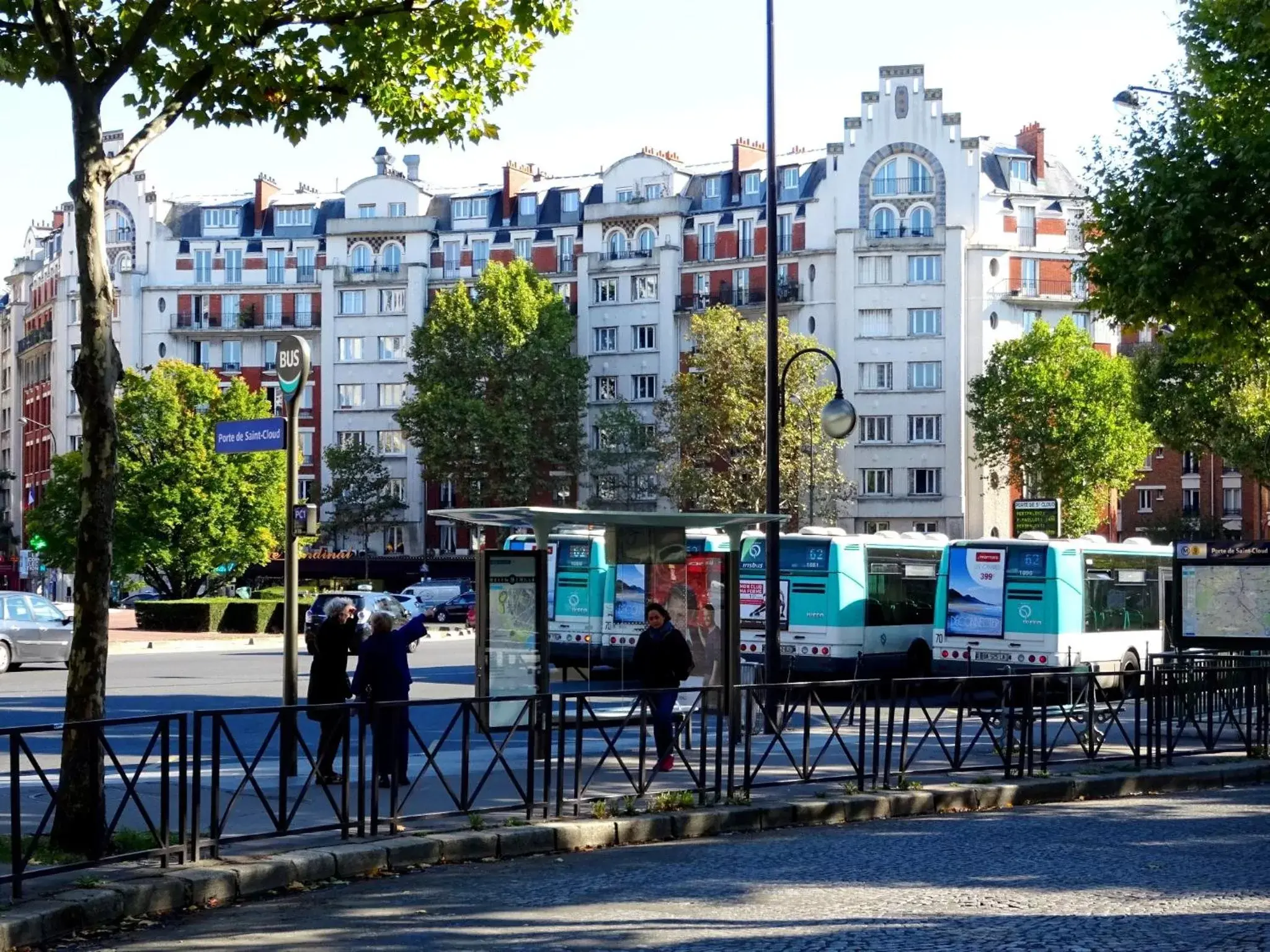 Neighbourhood, Property Building in Acropolis Hotel Paris Boulogne