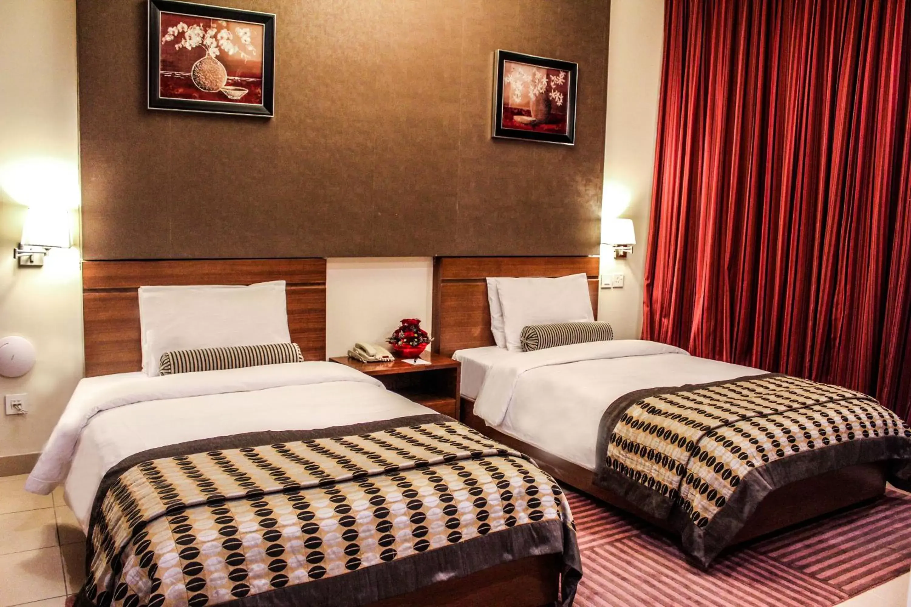 Bedroom, Bed in Dunes Hotel Apartment Oud Metha, Bur Dubai