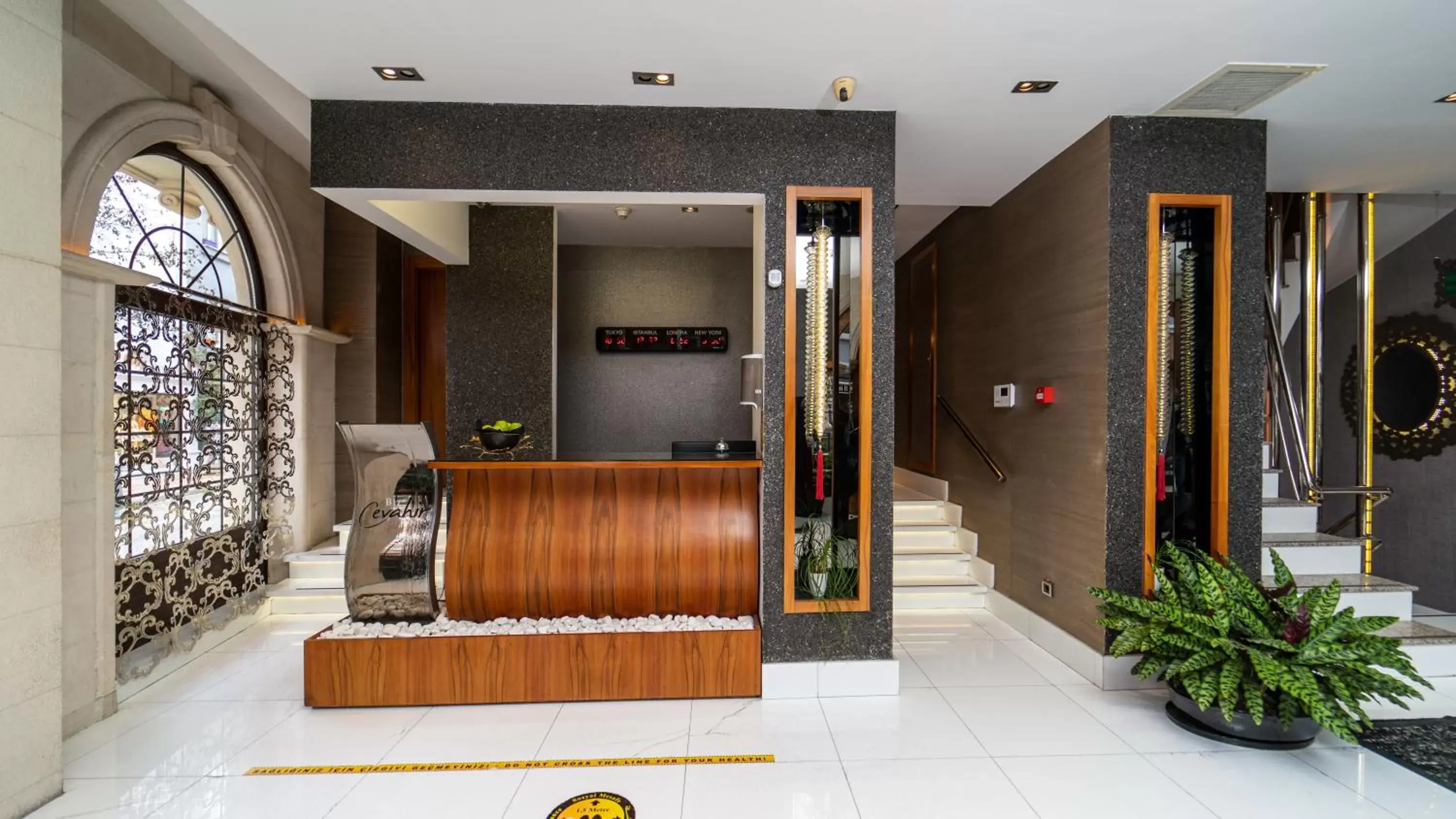 Lobby/Reception in Biz Cevahir Hotel Sultanahmet