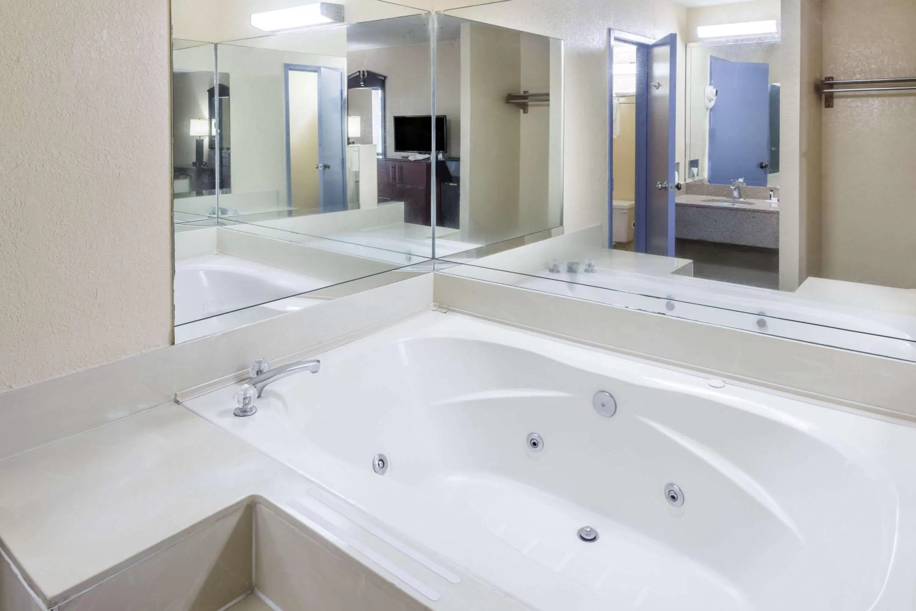Bathroom in Days Inn by Wyndham Walterboro