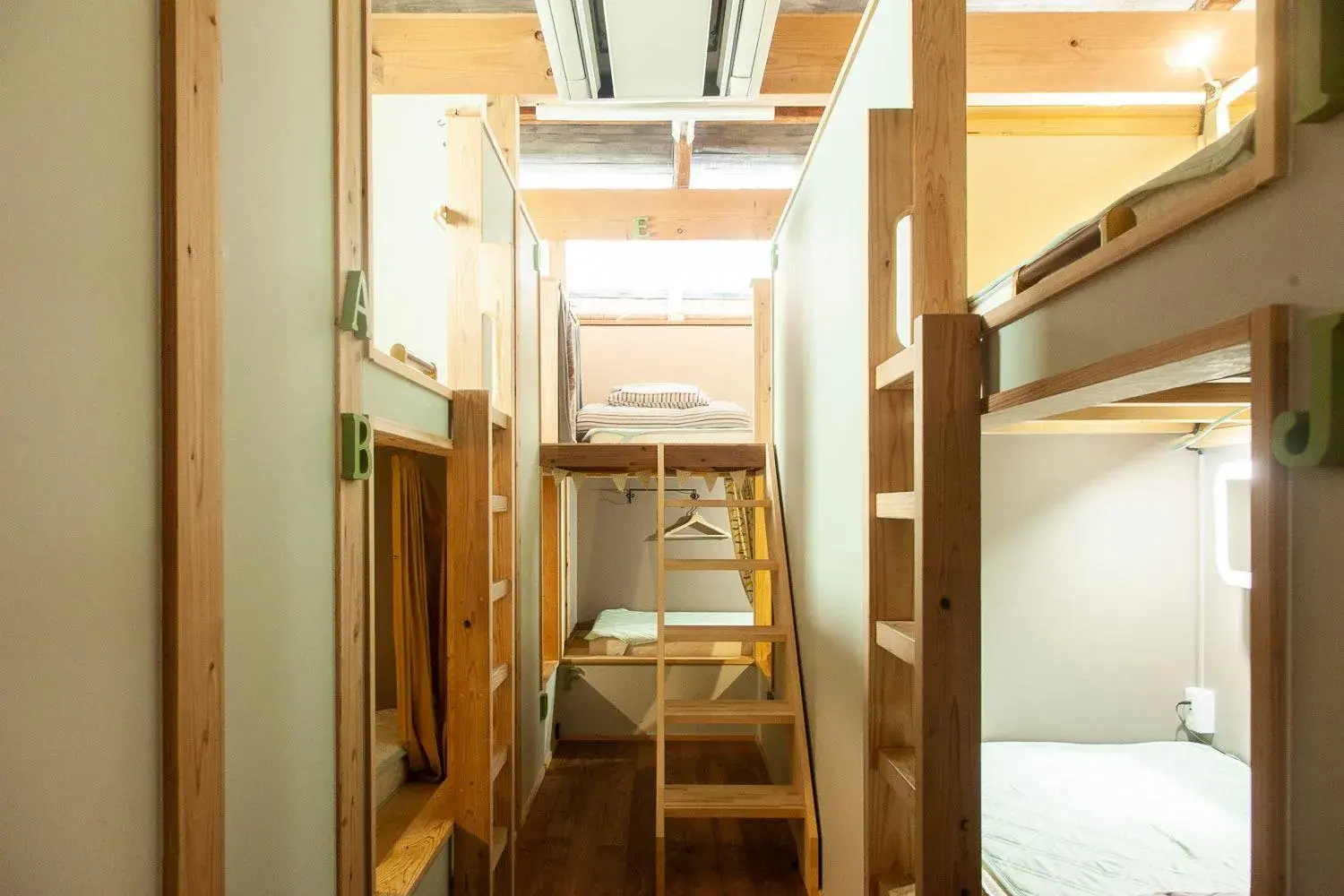 Bed, Bunk Bed in Fukuoka Guesthouse HIVE