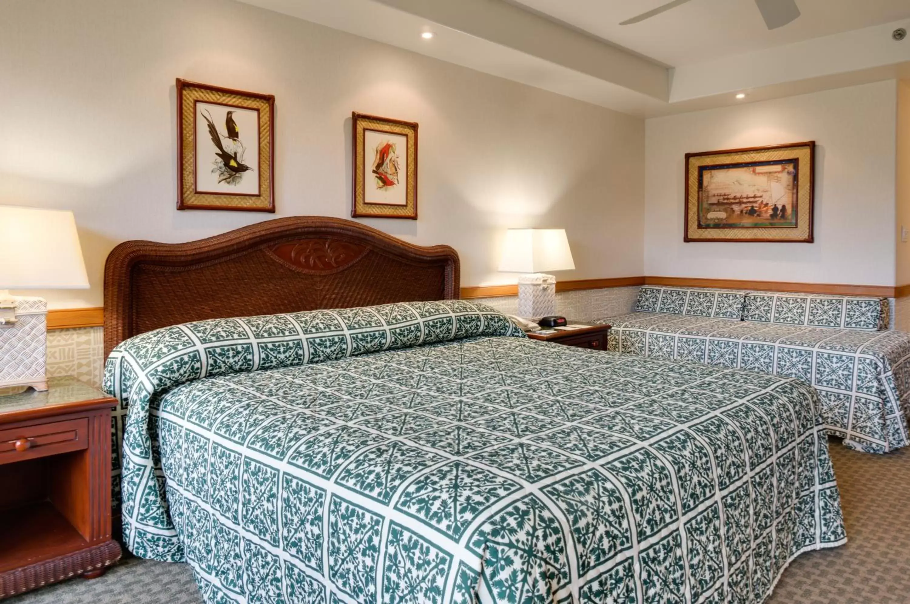 Bedroom, Bed in OUTRIGGER Kāʻanapali Beach Resort